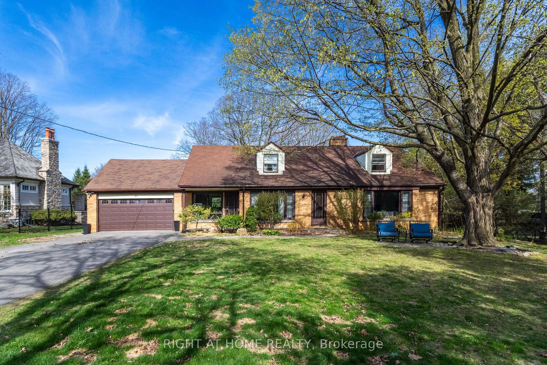 67 St Margarets Road, Hamilton, ON L9G 2L1