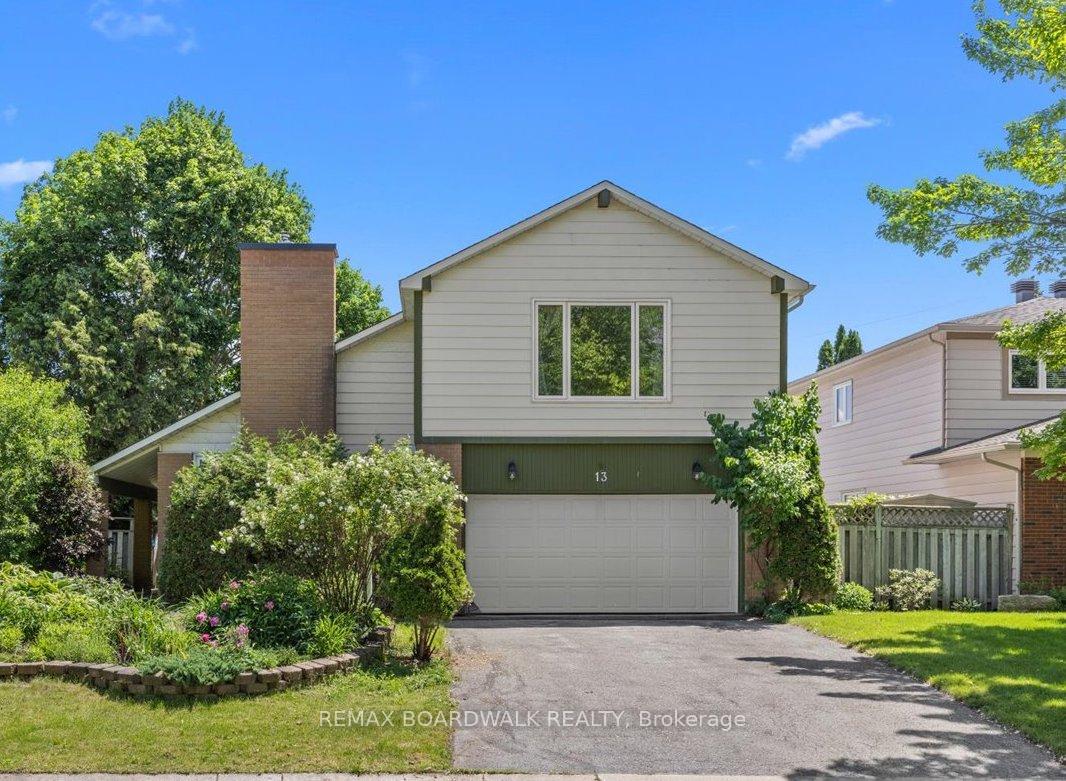 13 Pommel Crescent, Kanata, ON K2M 1A3