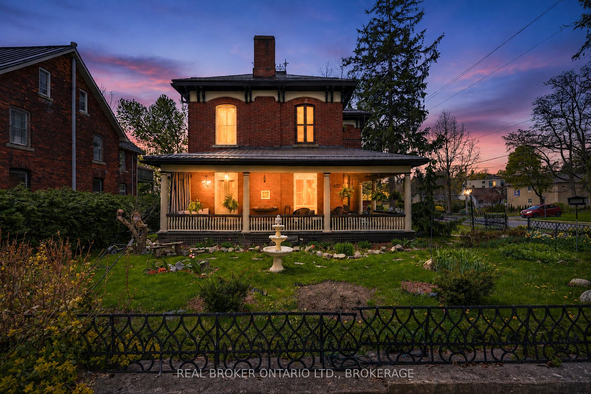 130 Main Street, Gananoque, ON K7G 2L9