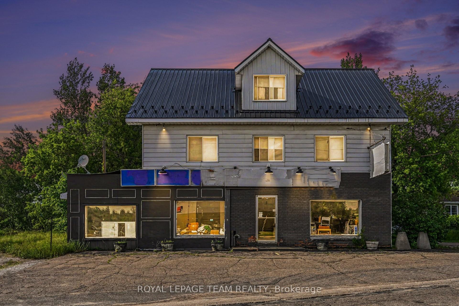 2 Mohns Avenue, Petawawa, ON K8H 2G4