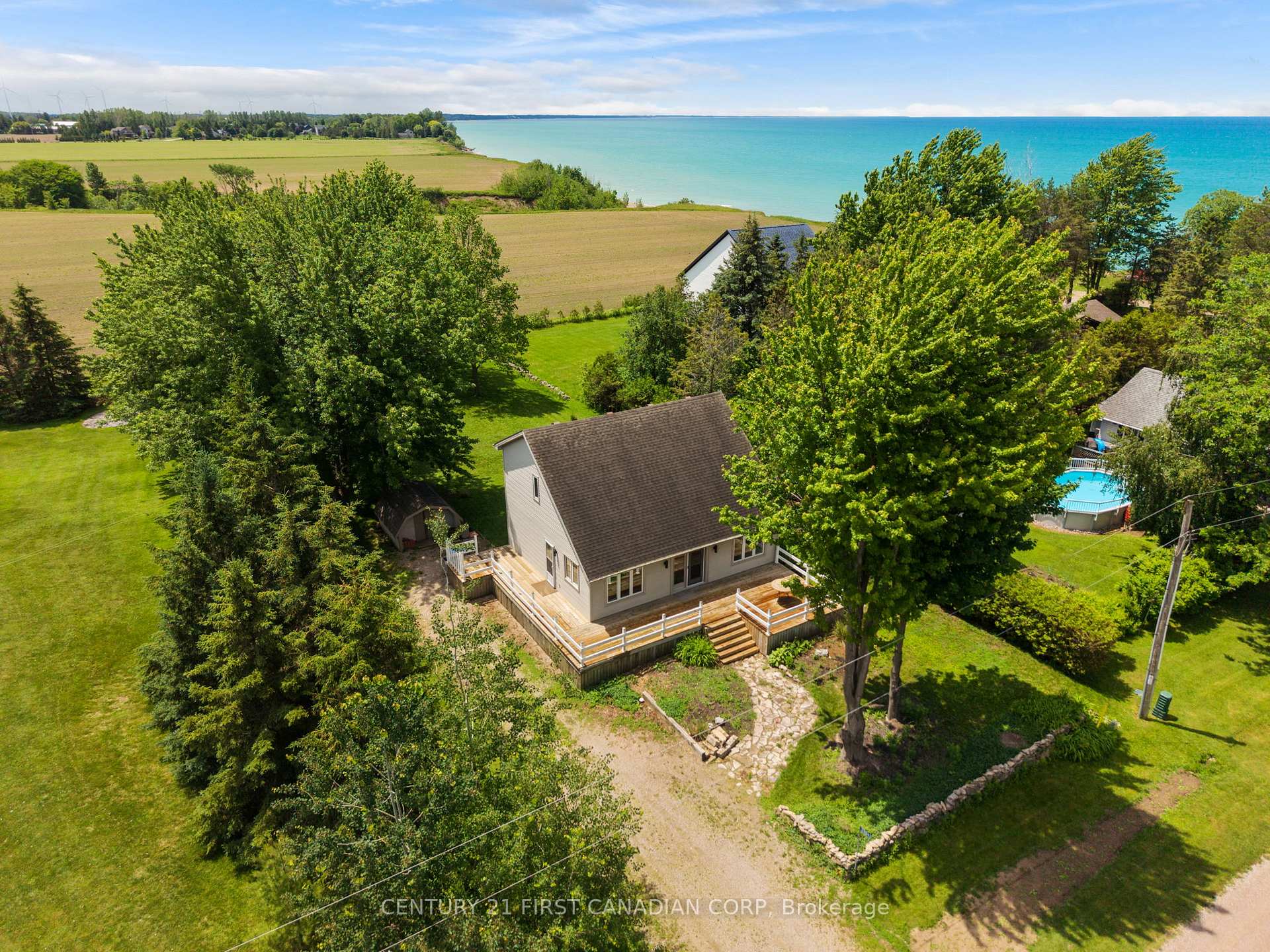 33943 Sunnyridge Road, Bluewater, ON N0M 1N0