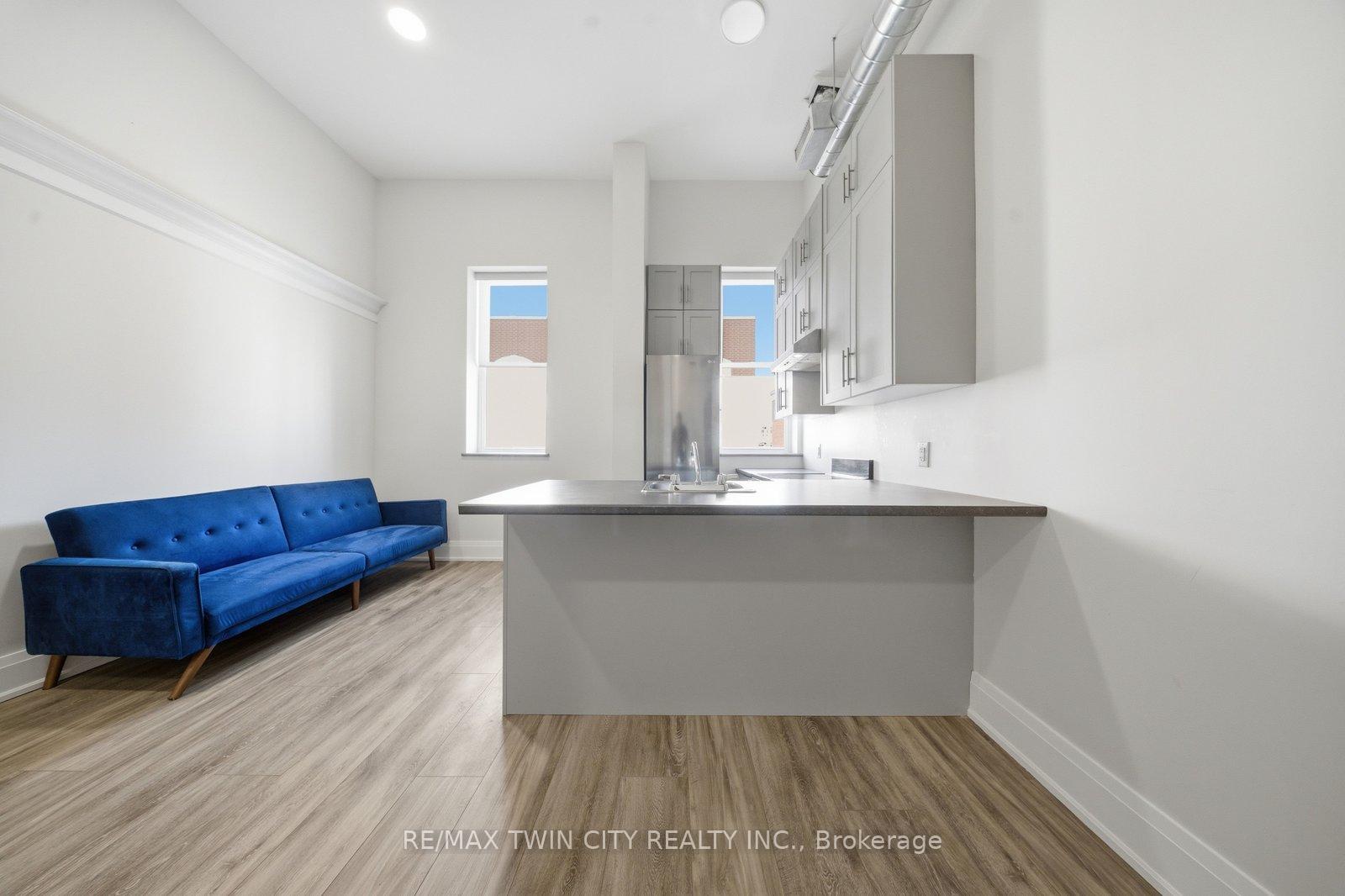 11 Queen Street 304, Brantford, ON N3T 3B2