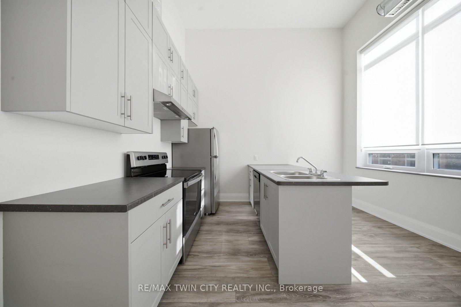 11 Queen Street 303, Brantford, ON N3T 3B2