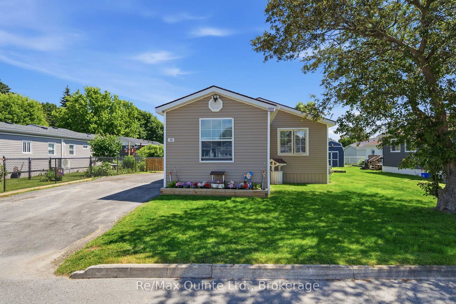 11 GROUSE Lane, Quinte West, ON K8N 4Z3