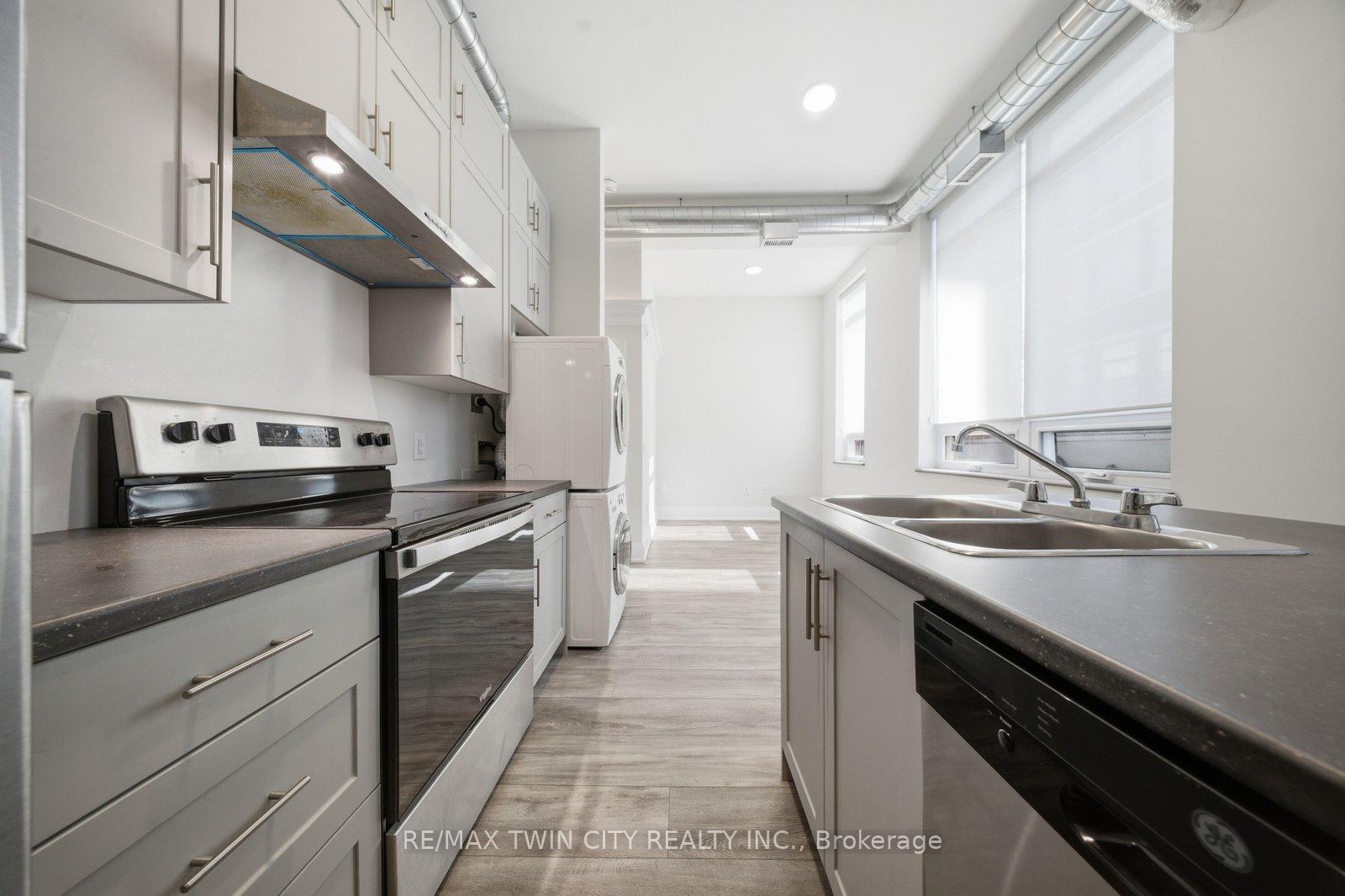 11 Queen Street 201, Brantford, ON N3T 3B2