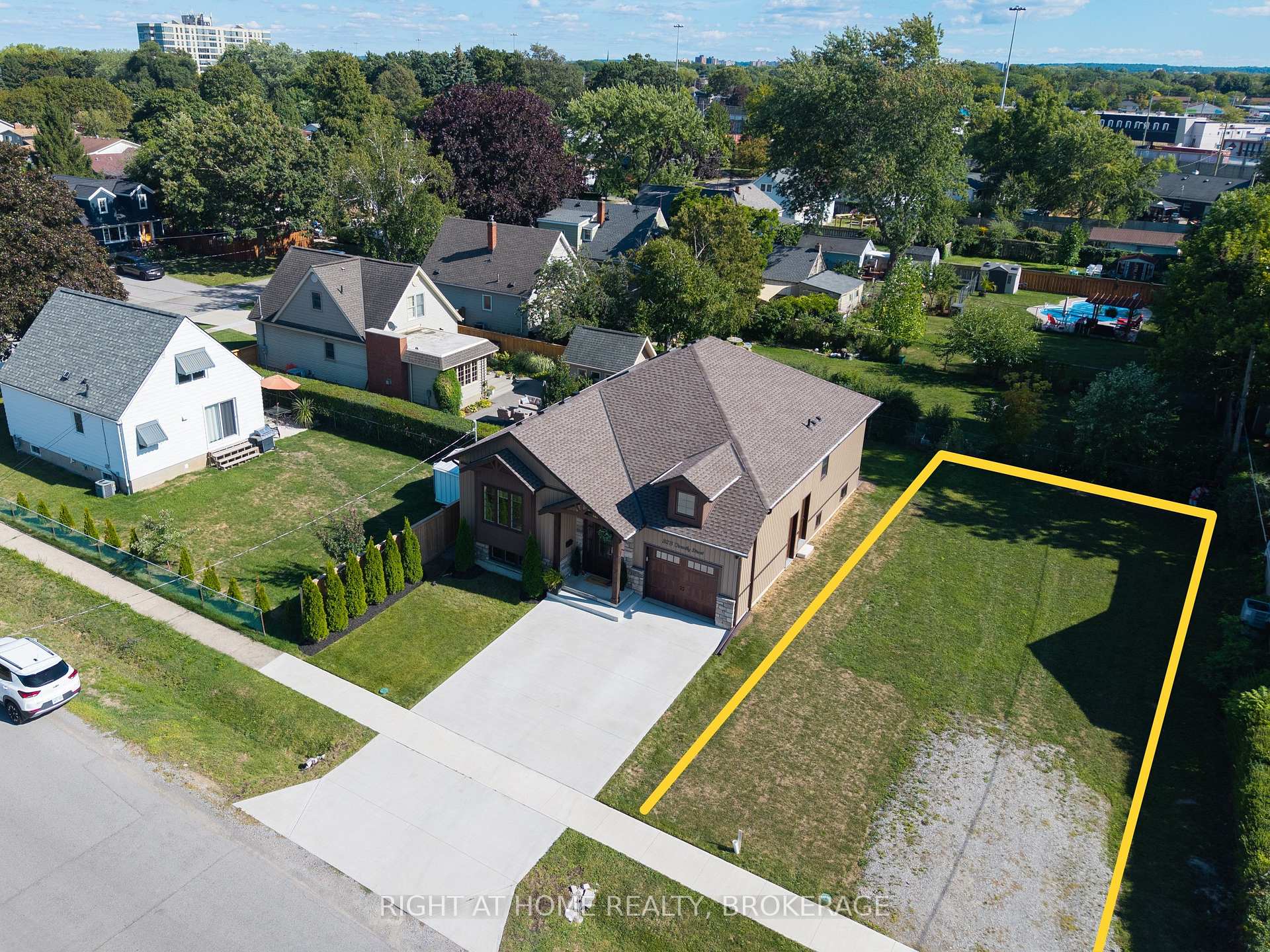 32A Dorothy Street, St. Catharines, ON L2N 4A3