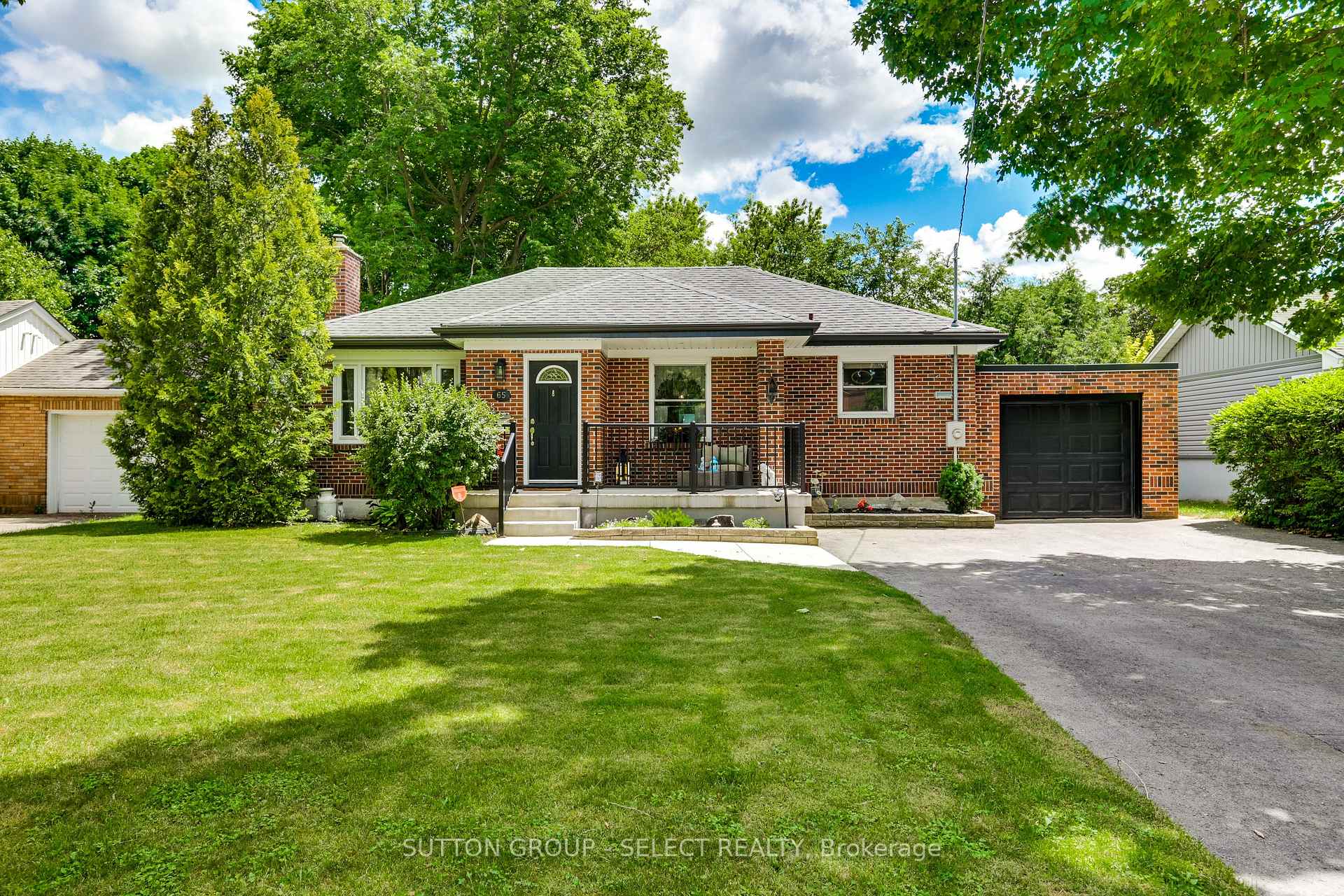 65 Broadway Avenue, London South, ON N6P 1A9