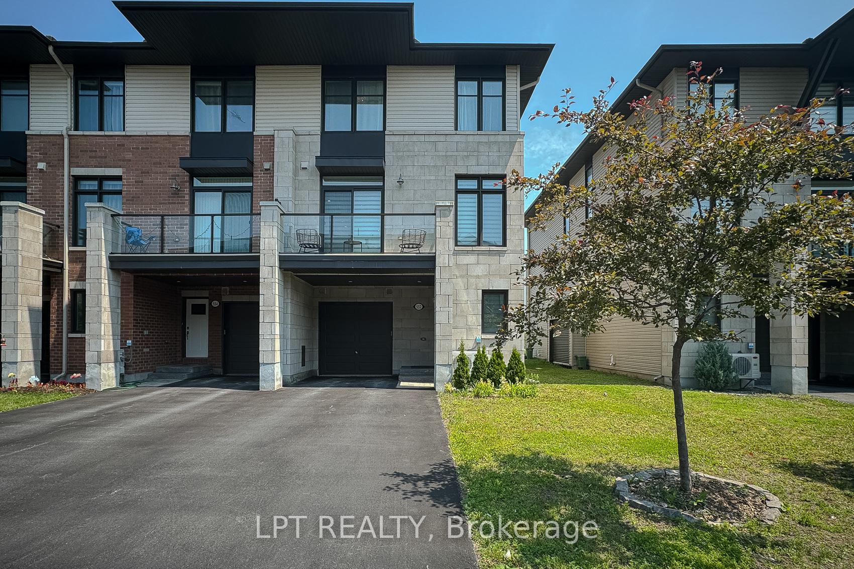 552 Labrador Crescent, Blossom Park - Airport and Area, ON K1T 0R5