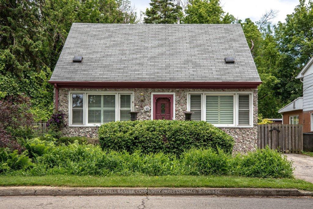 16 Sussex Street, Hamilton, ON L8S 2E1