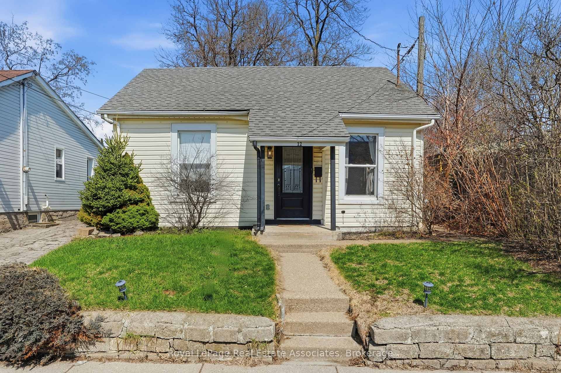 12 Nelson Street, Hamilton, ON L8P 1G3