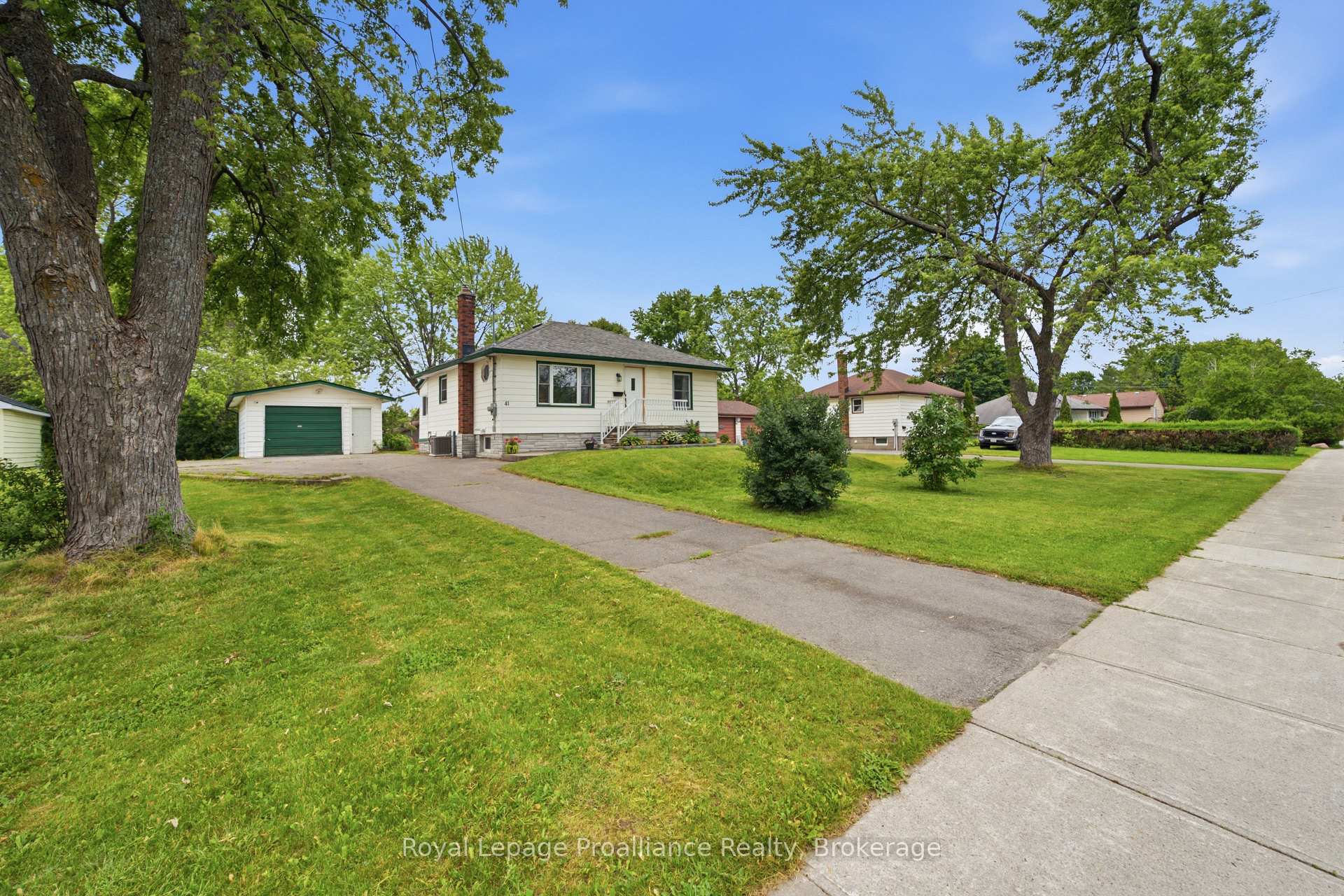41 Tracey Street, Belleville, ON K8P 2R7