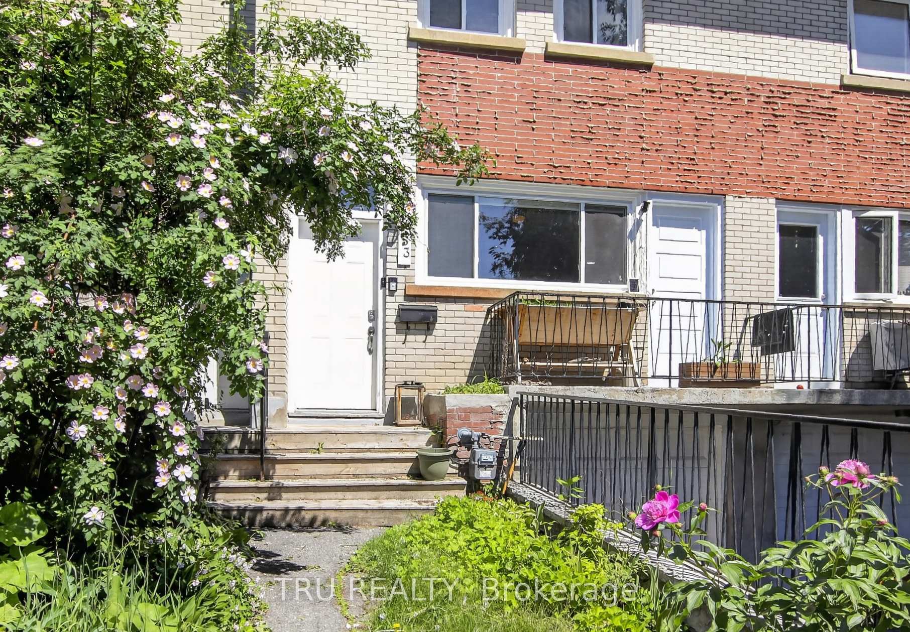 1253 Emperor Avenue, Carlington - Central Park, ON K1Z 8C4