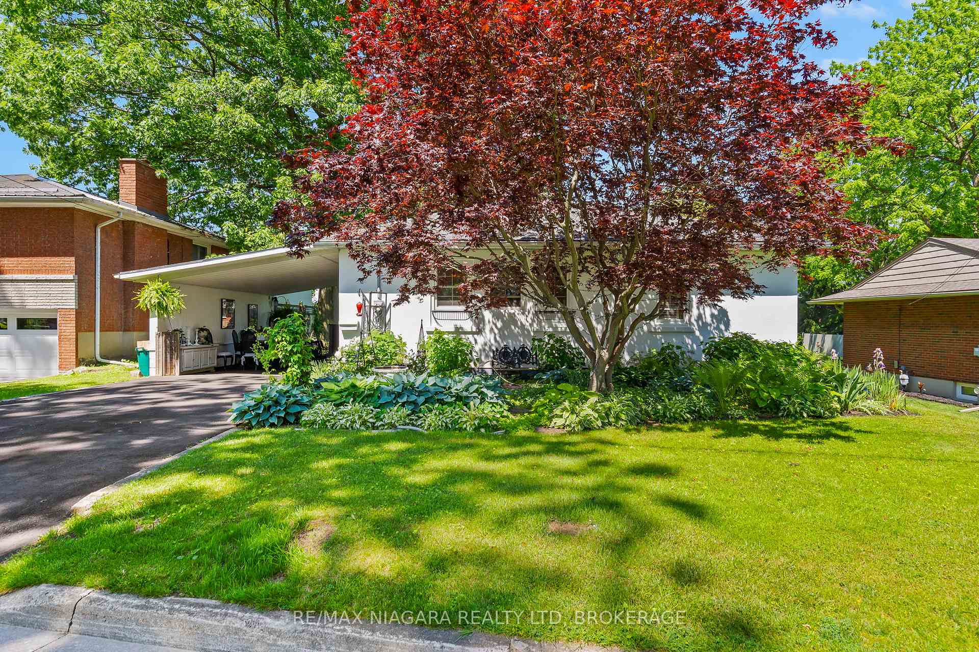 48 Oakridge Crescent, Port Colborne, ON L3K 2T4