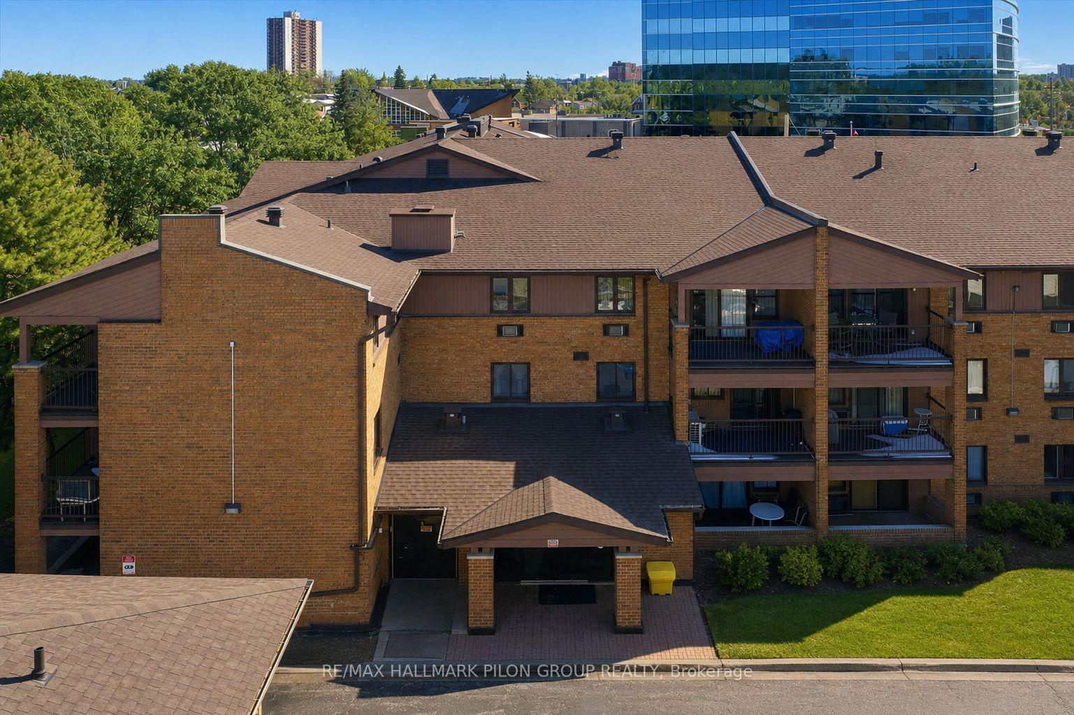 316 Savard Avenue 206, Vanier and Kingsview Park, ON K1L 7S2