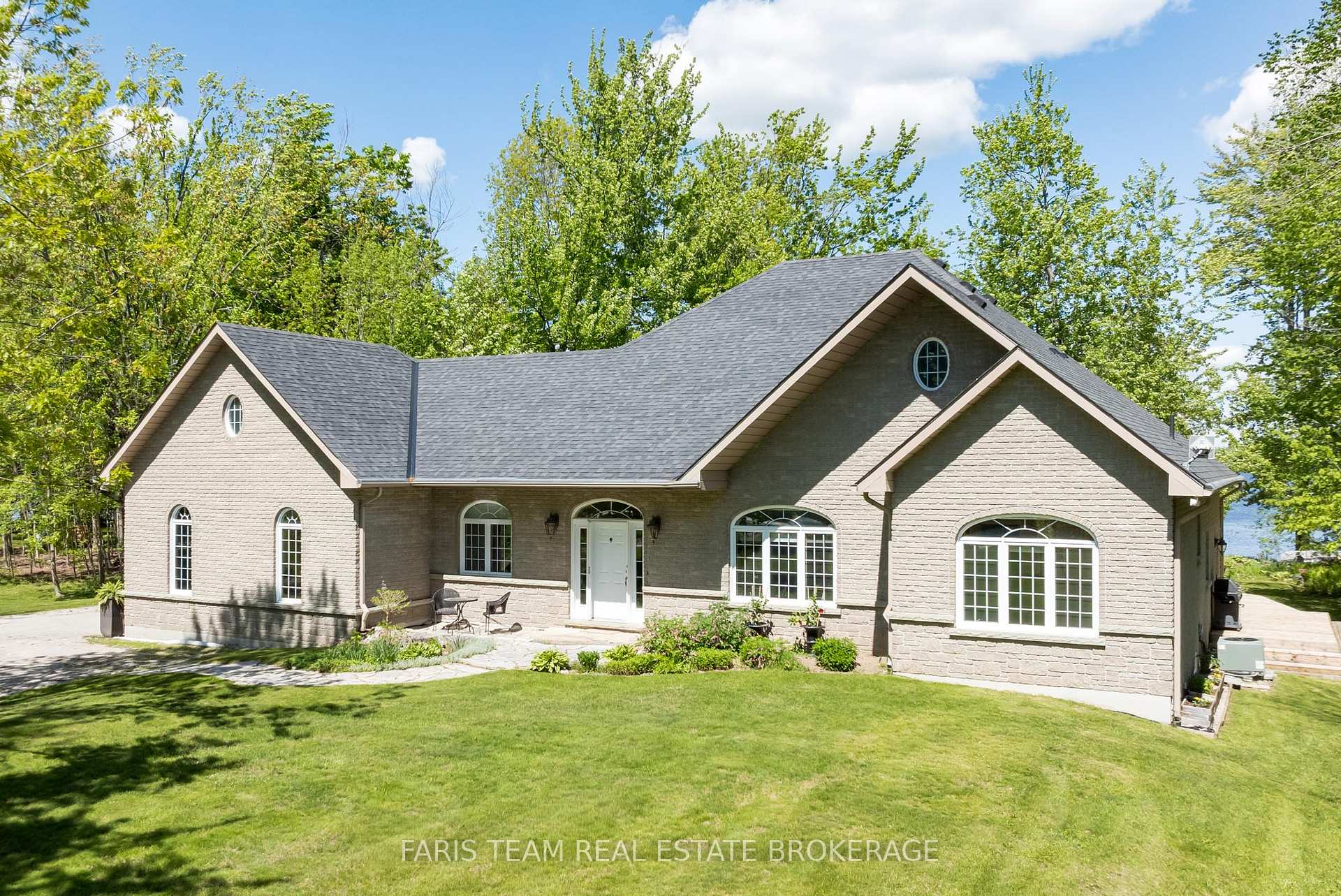 84 Thompson Lane, Kawartha Lakes, ON L0K 1W0