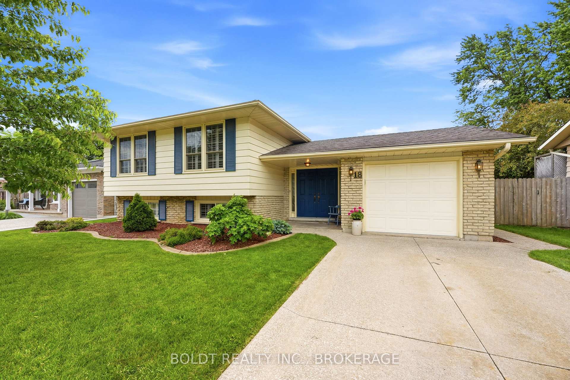 18 Linhaven Court, St. Catharines, ON L2N 6V3