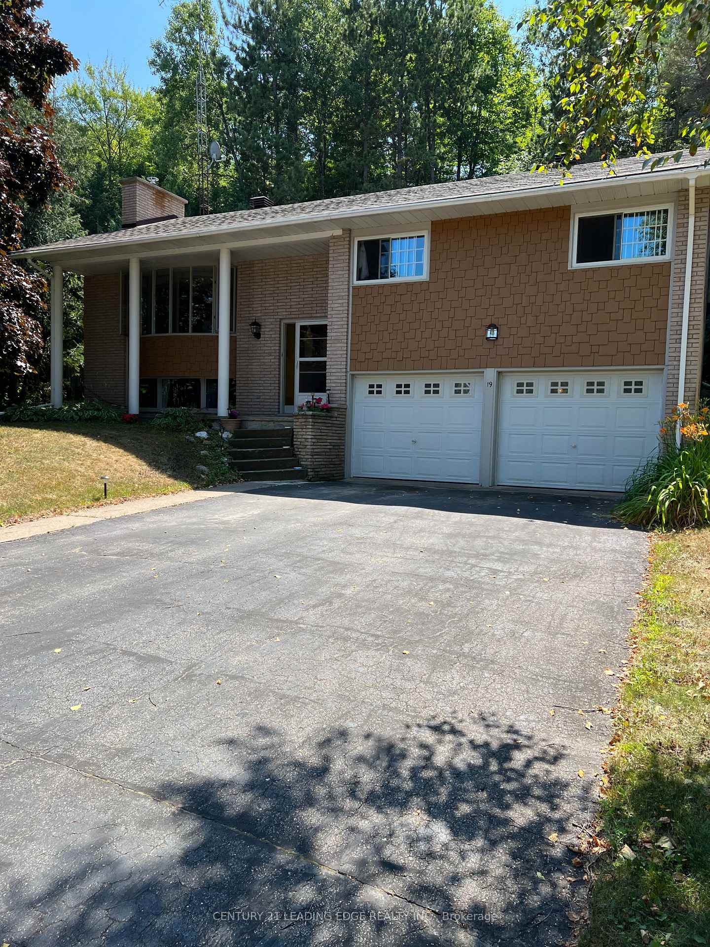 19 FOREST HILL Road, Bancroft, ON K0L 1C0