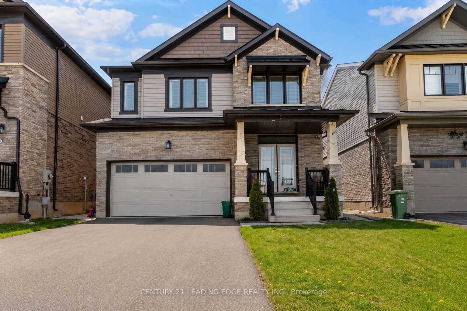 35 Royal Coachman Way, Hamilton, ON L8J 0M2