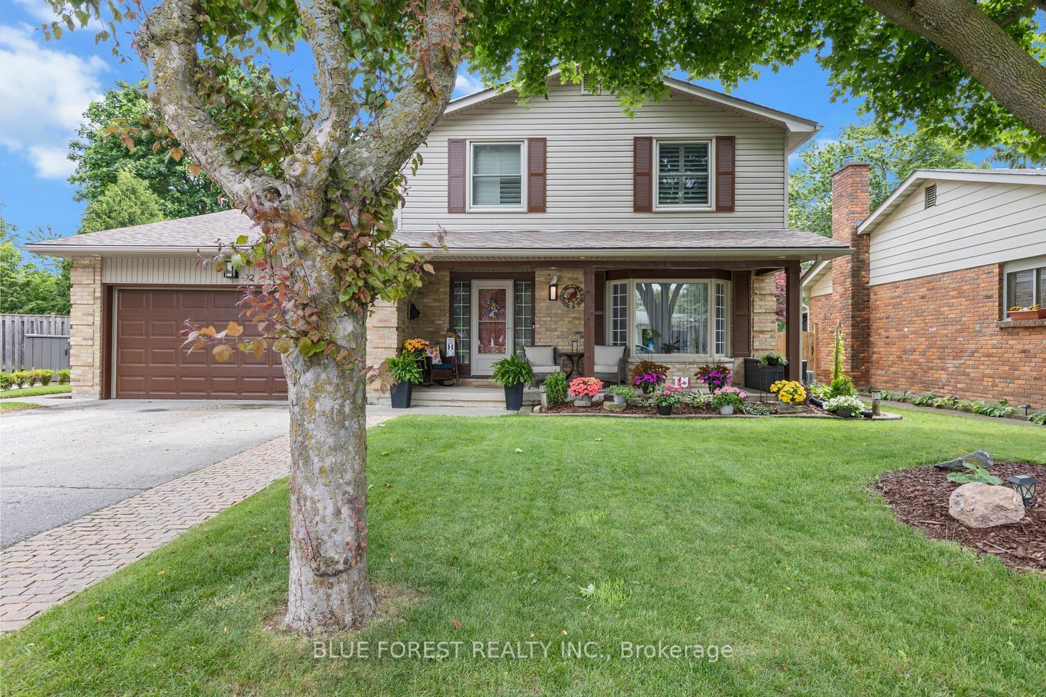 92 Salem Court, London South, ON N6K 1S9