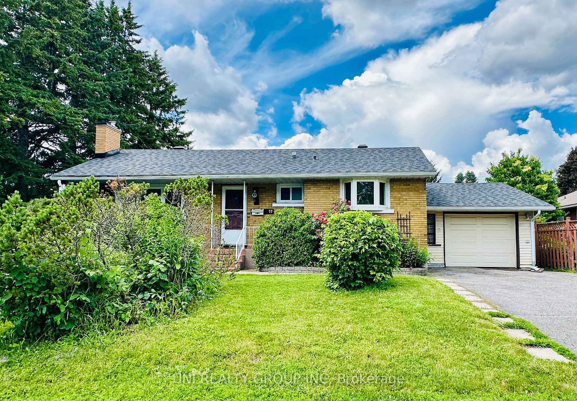 77 Meadowlands Drive W, Meadowlands - Crestview and Area, ON K2G 2R9