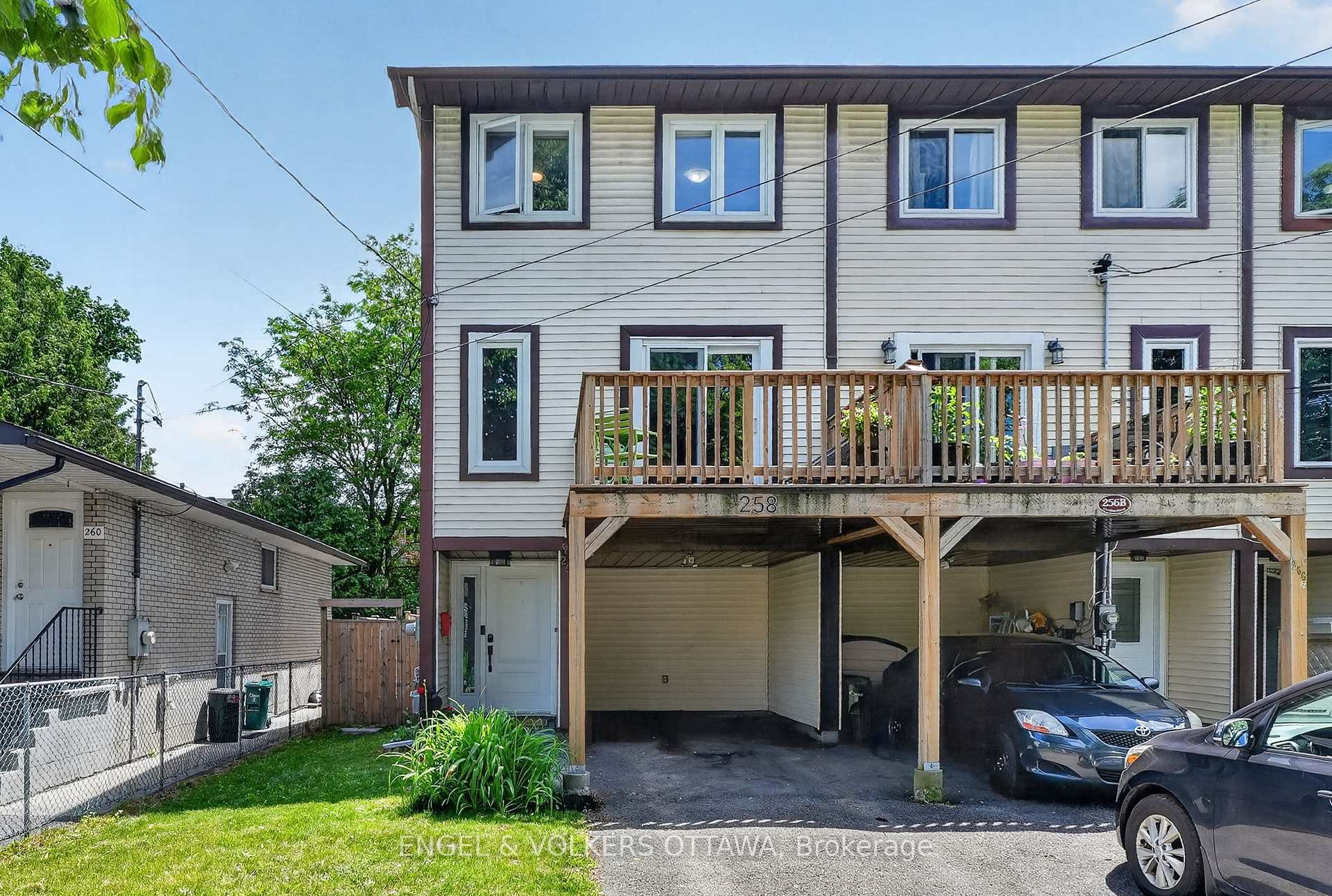 258 Carillon Street, Vanier and Kingsview Park, ON K1L 5X6