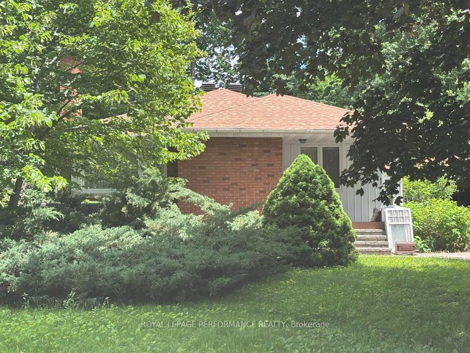 2061 Fairbanks Avenue, Alta Vista and Area, ON K1H 5Y9