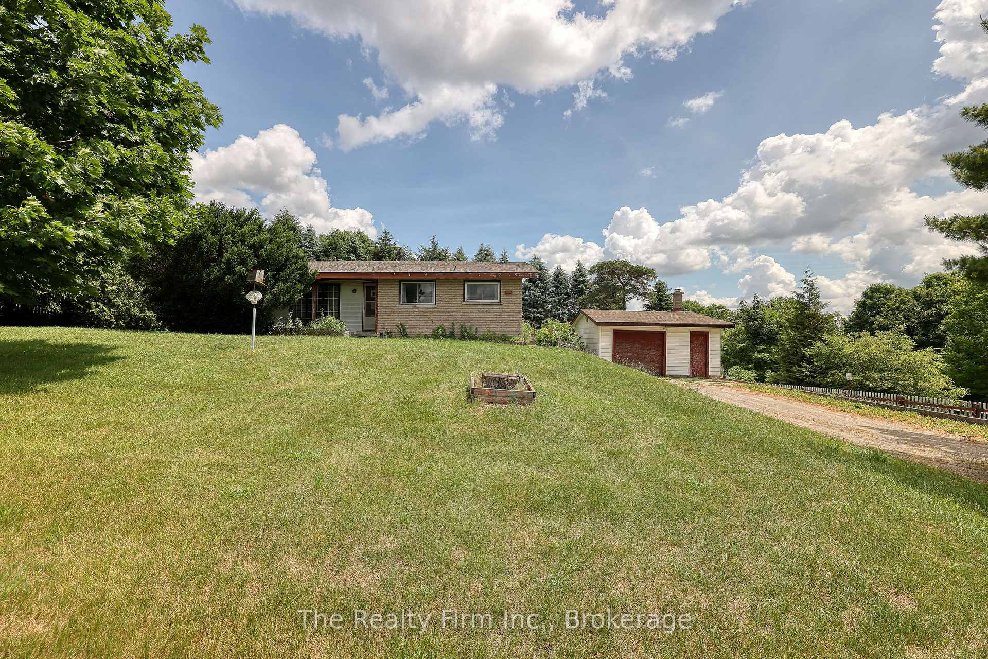 18 Embro Street E, South-West Oxford, ON N0J 1A0