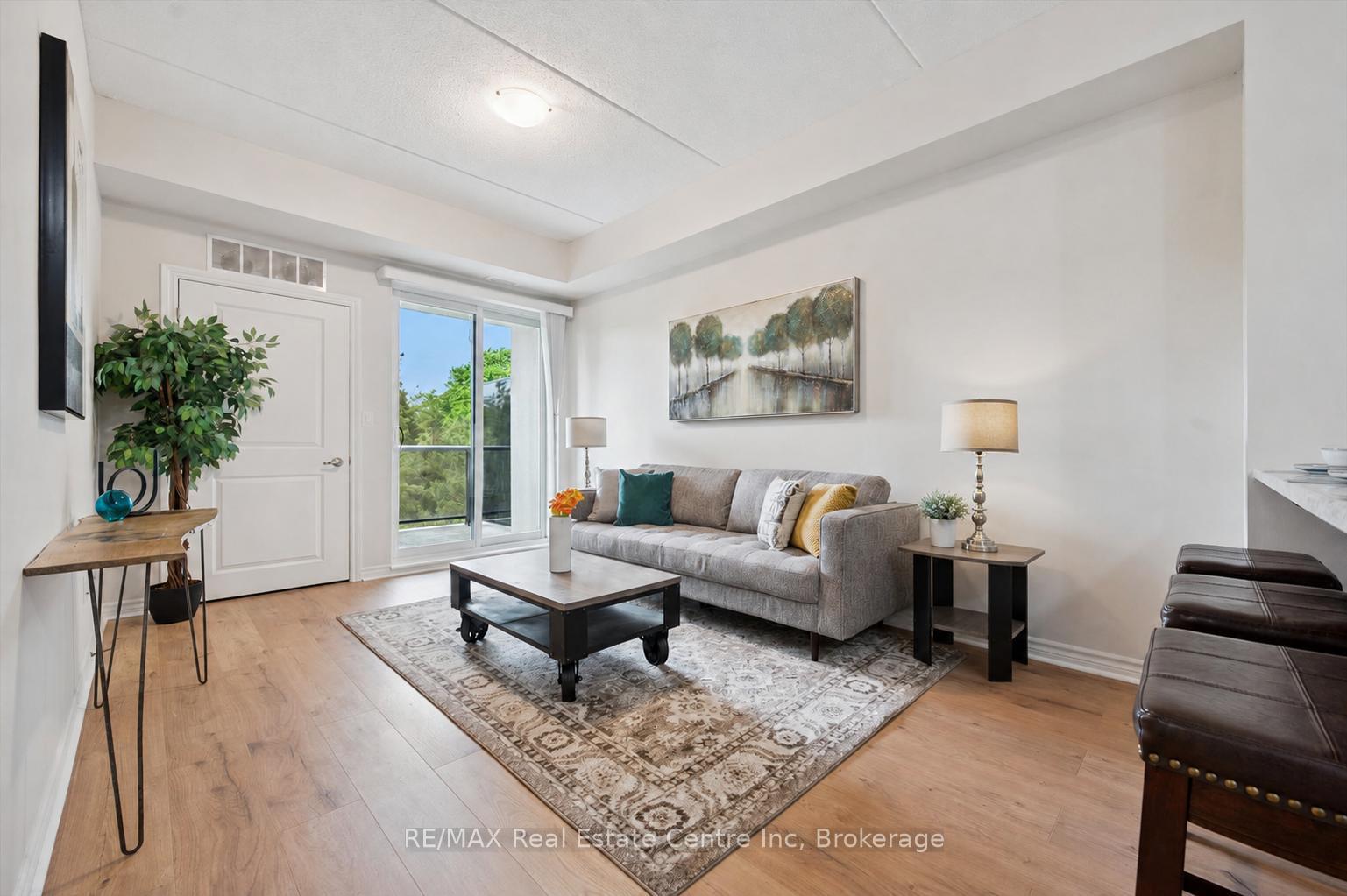 1284 Gordon Street 308, Guelph, ON N1L 0M8