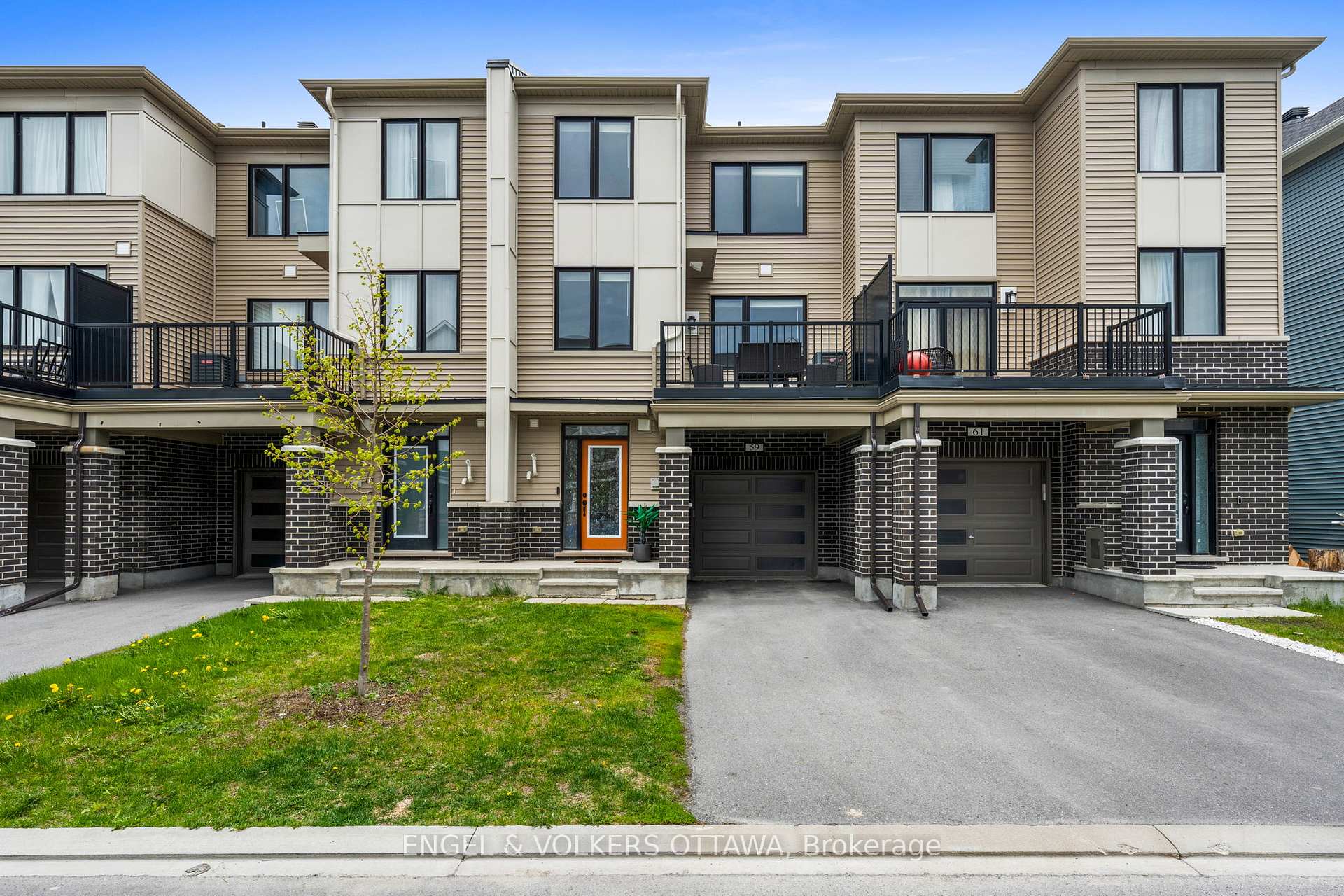 59 Ursid Mews, Barrhaven, ON K2J 6T3