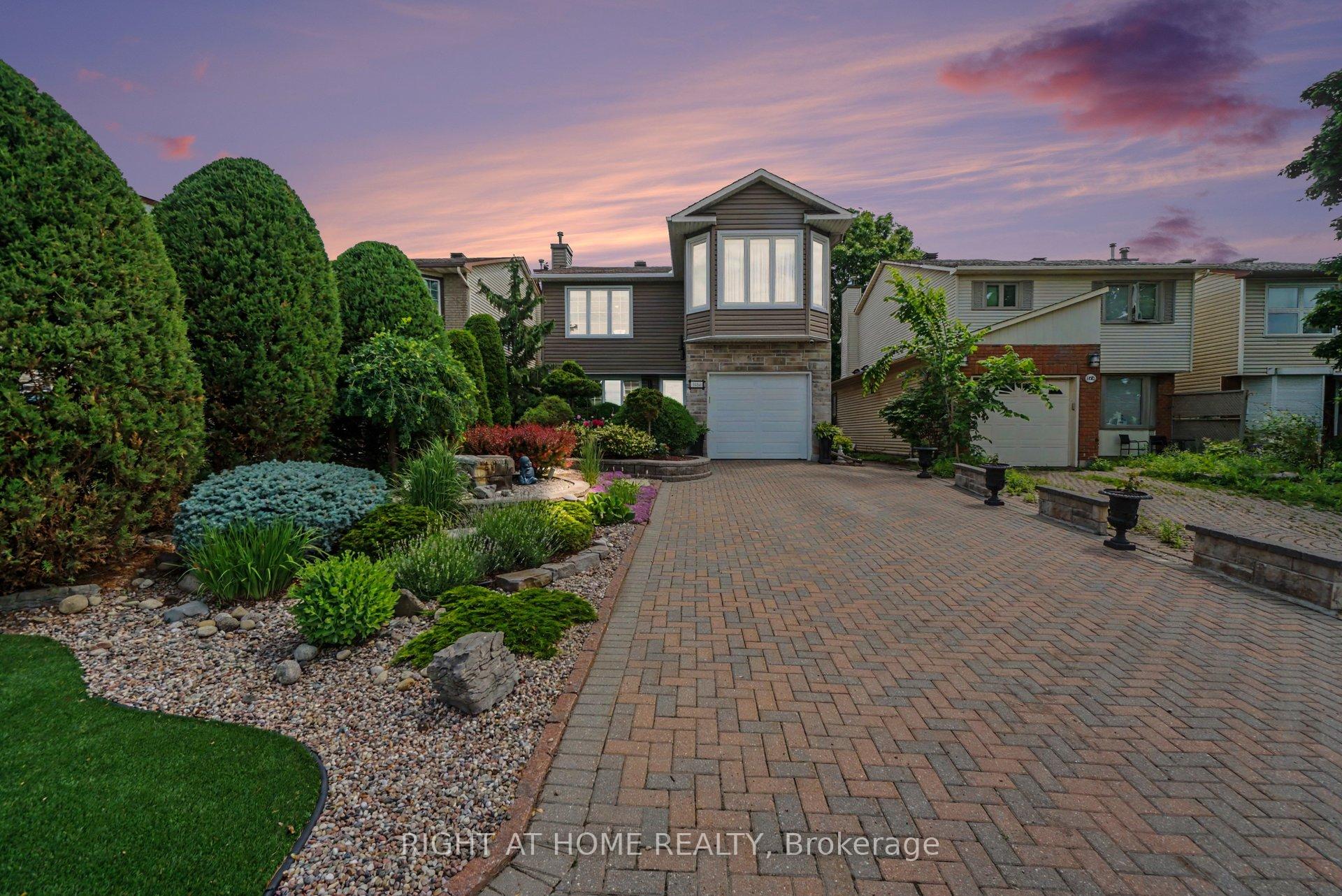 1484 Meadowbrook Road, Cyrville - Carson Grove - Pineview, ON K1B 5C3