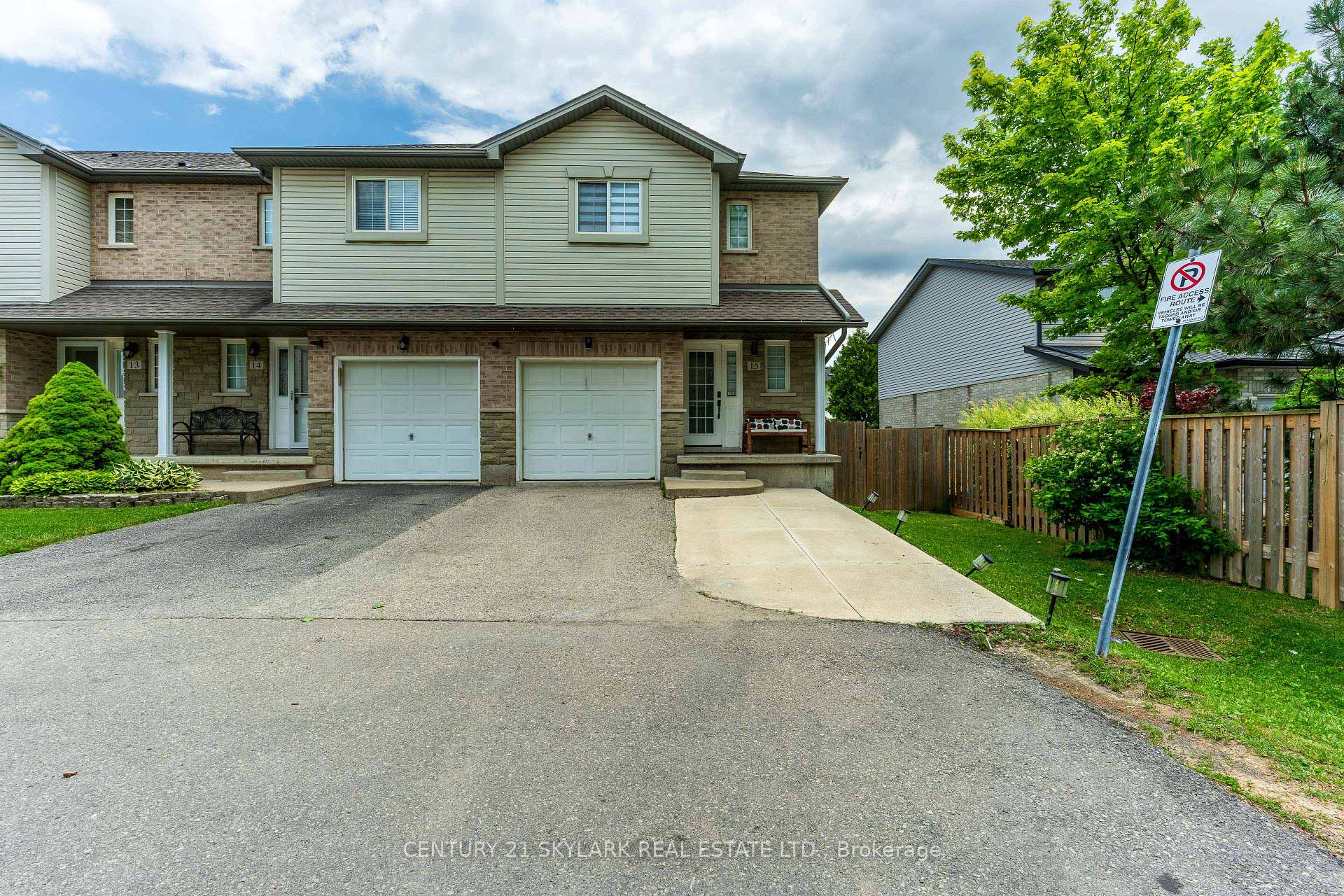 1385 Upper Wentworth Street 15, Hamilton, ON L9B 2V8