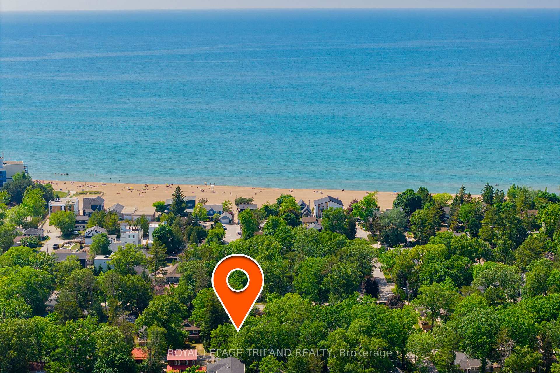 26 Elmwood Avenue, Lambton Shores, ON N0M 1T0
