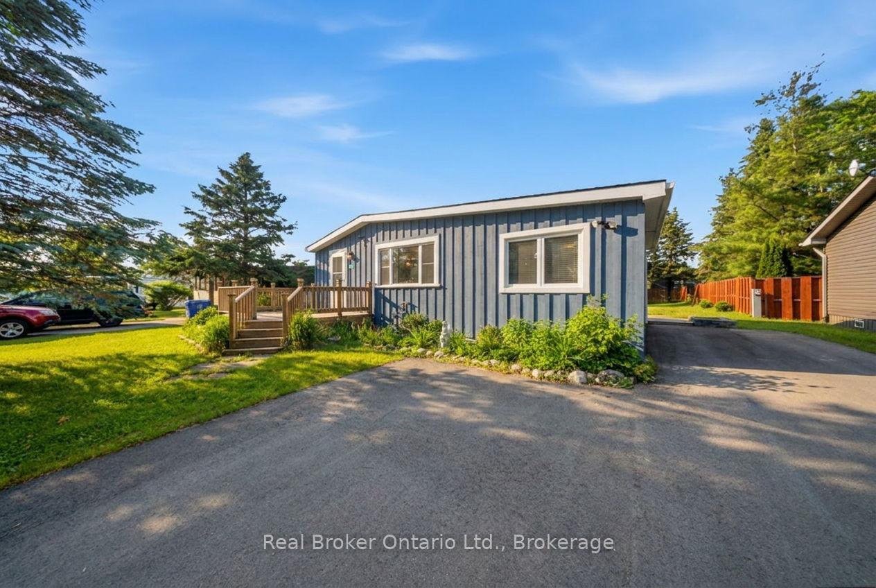 105 Meadows Drive, West Grey, ON N4N 3B8
