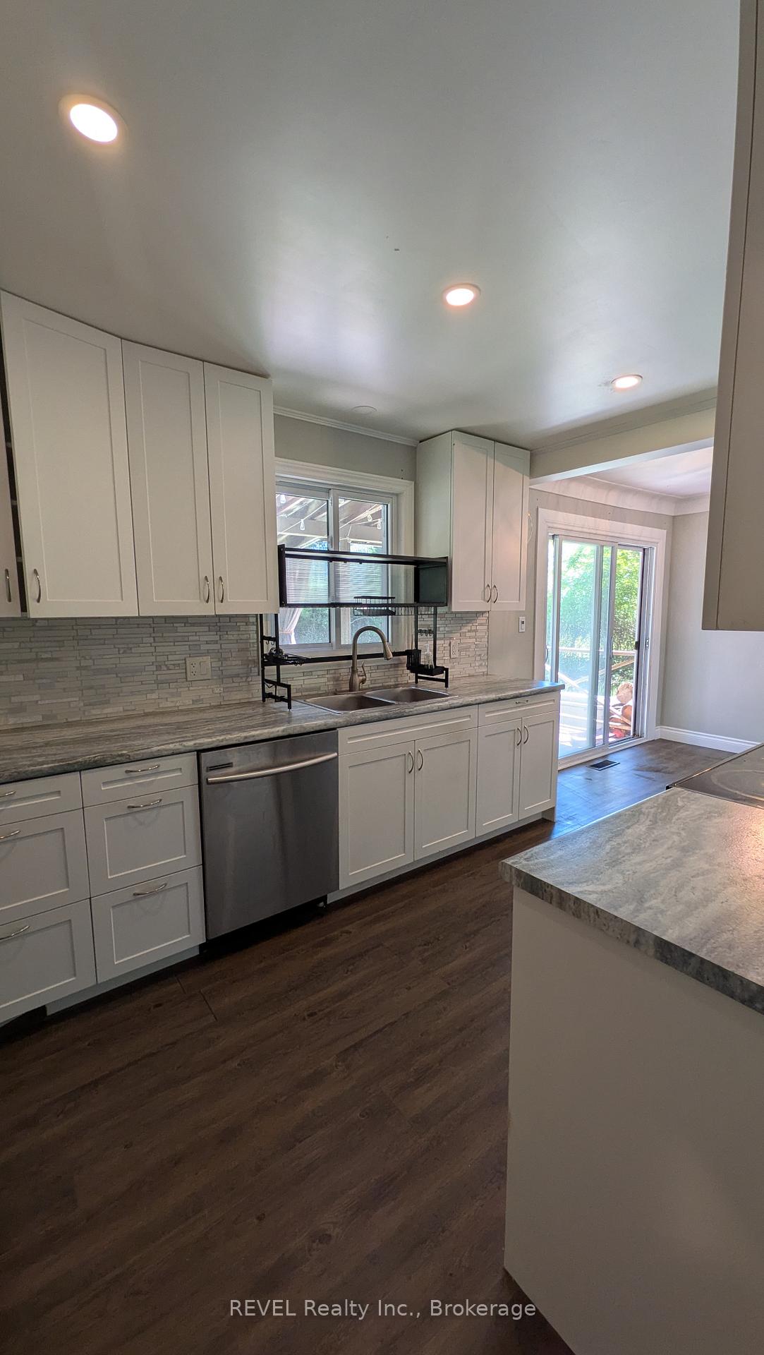3204 Saint Paul Avenue Main Floor, Niagara Falls, ON L2J 2M1
