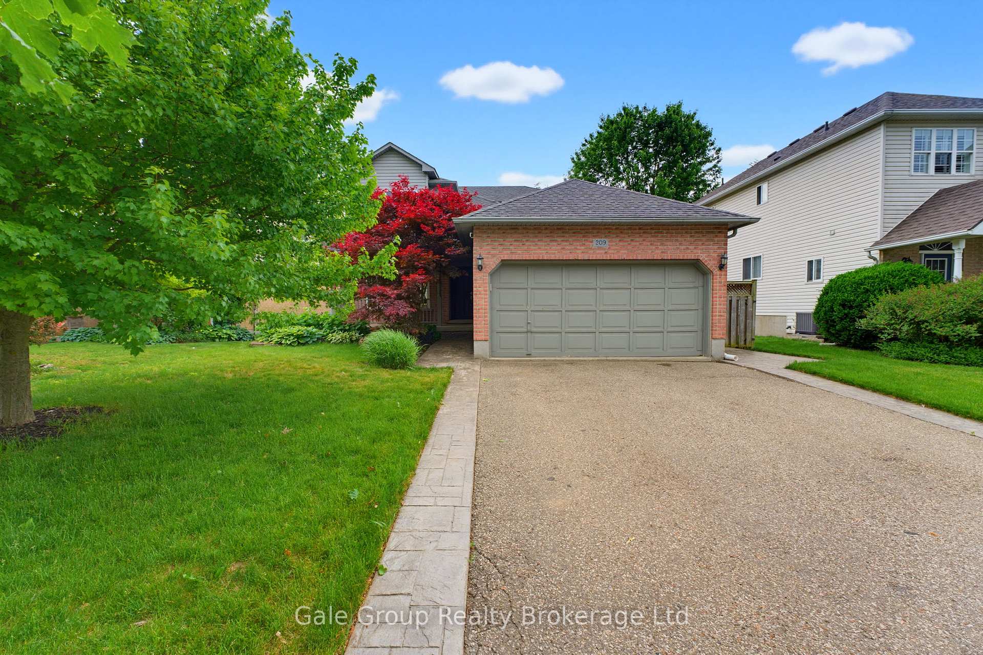 209 Hilltop Drive, North Dumfries, ON N0B 1E0