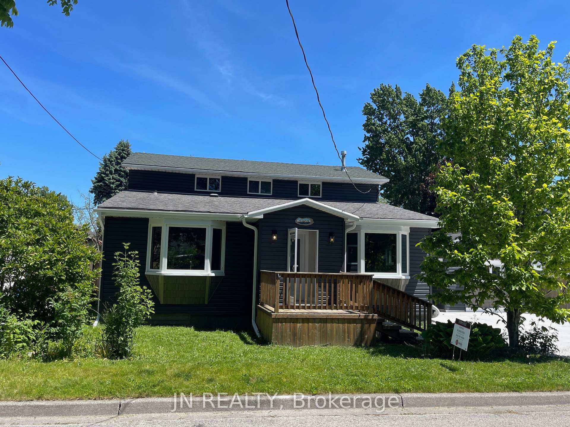1962 W Franklin Avenue W, Sarnia, ON N0N 1C0