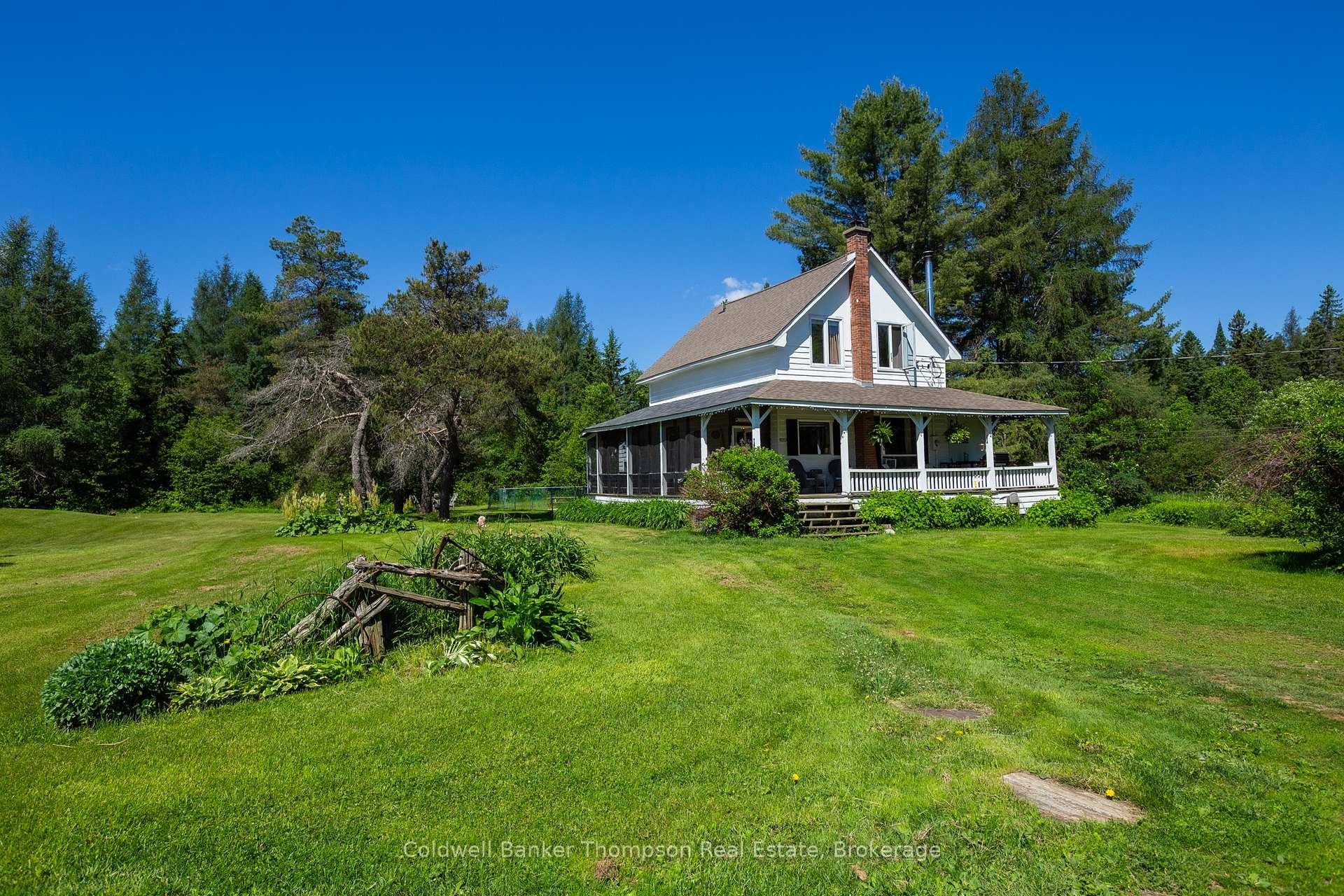 421 Lindgren Road E, Huntsville, ON P1H 1Y6