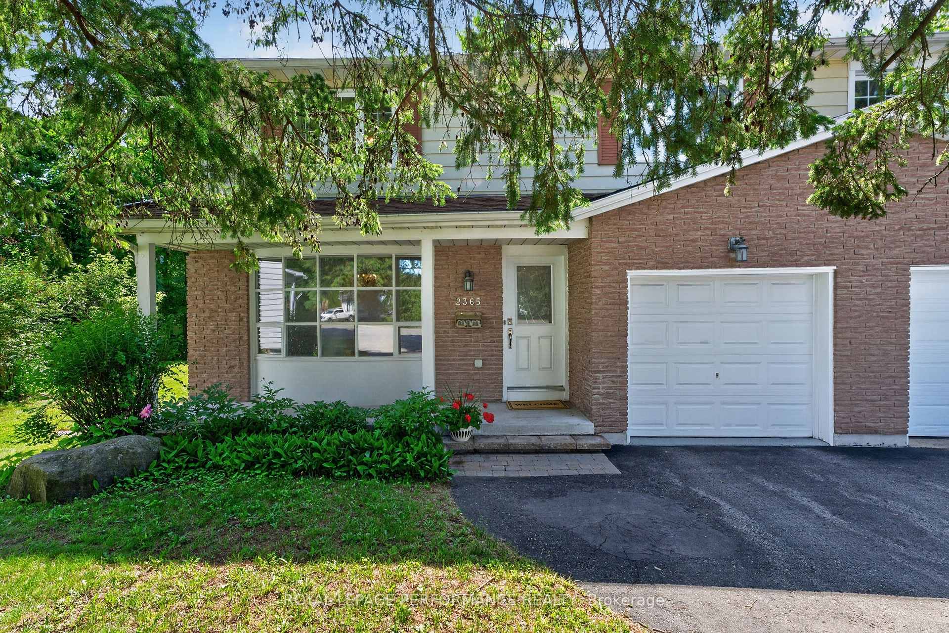 2365 Keystone Court, Blackburn Hamlet, ON K1W 1B1