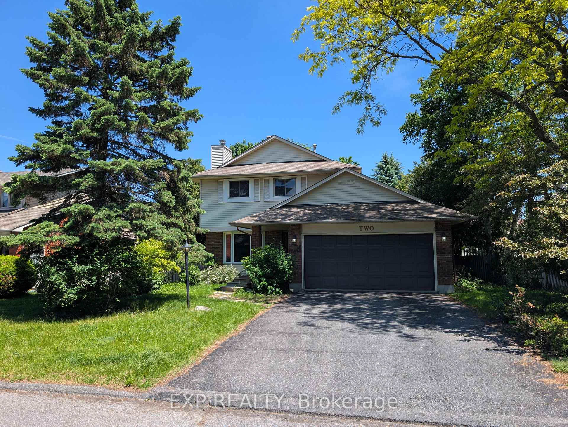 2 Thiessen Crescent, Kanata, ON K2L 2M3