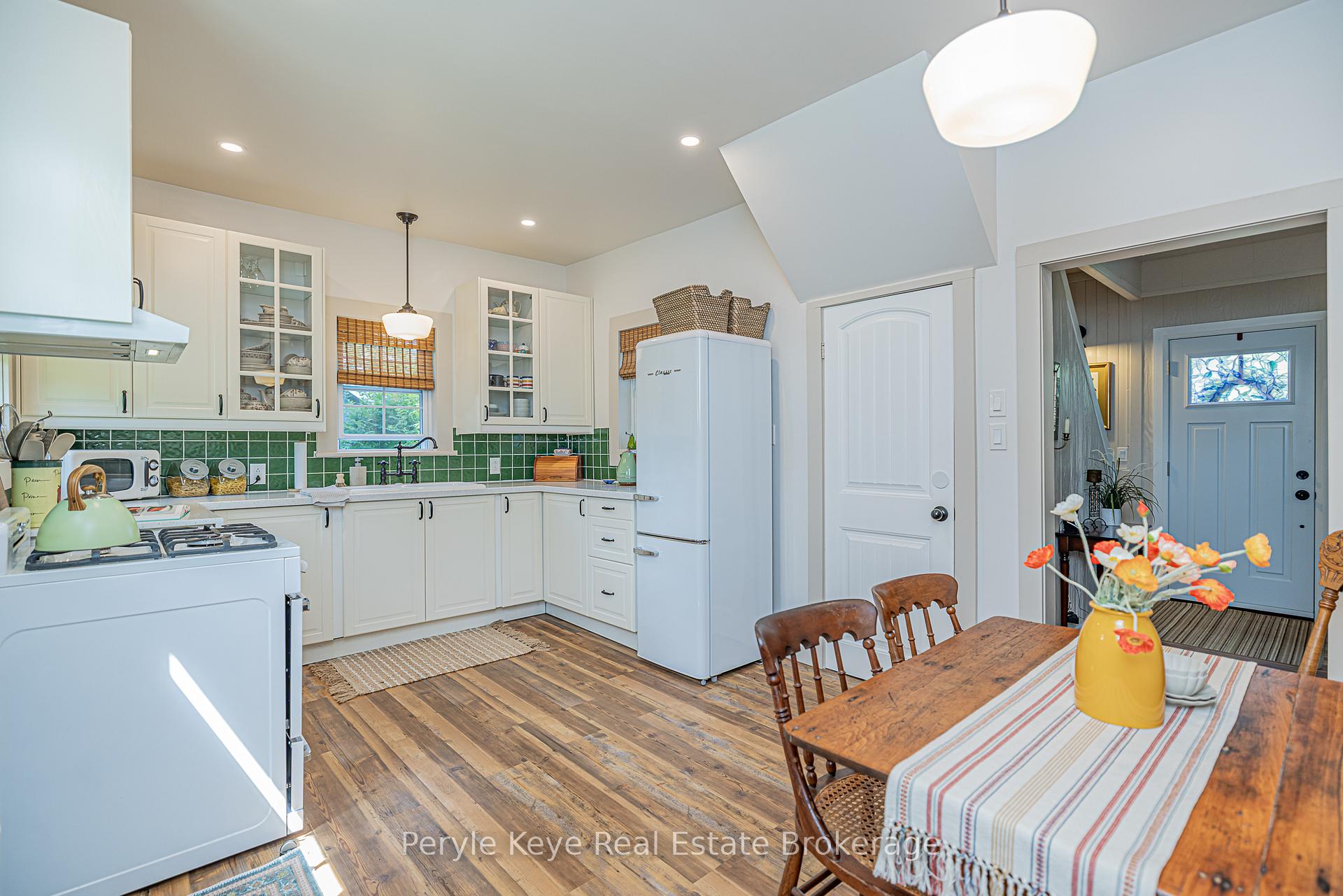 14 Milton Street, Bracebridge, ON P1L 1G8