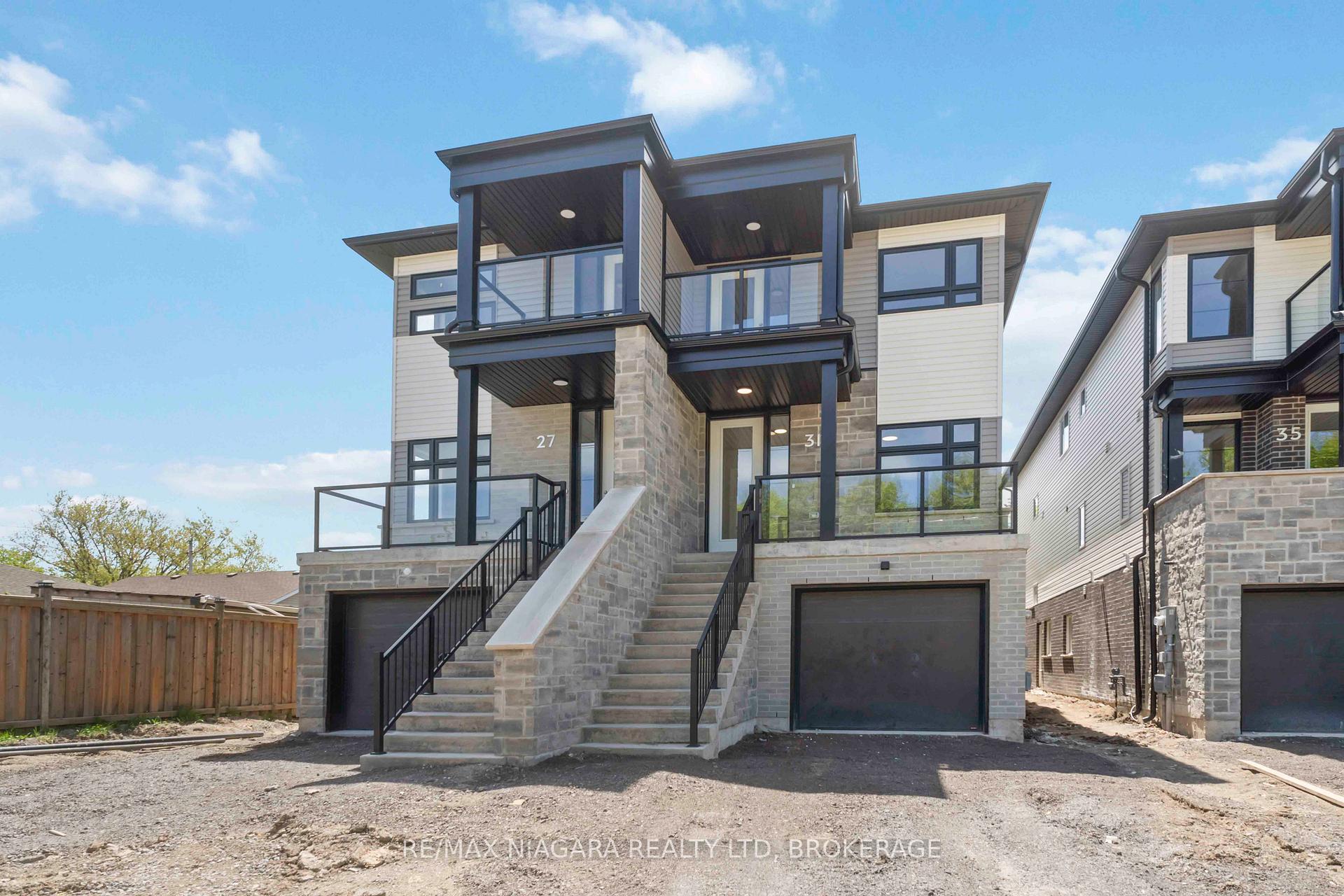 31 Superior Street Lower, Welland, ON L3B 0N9