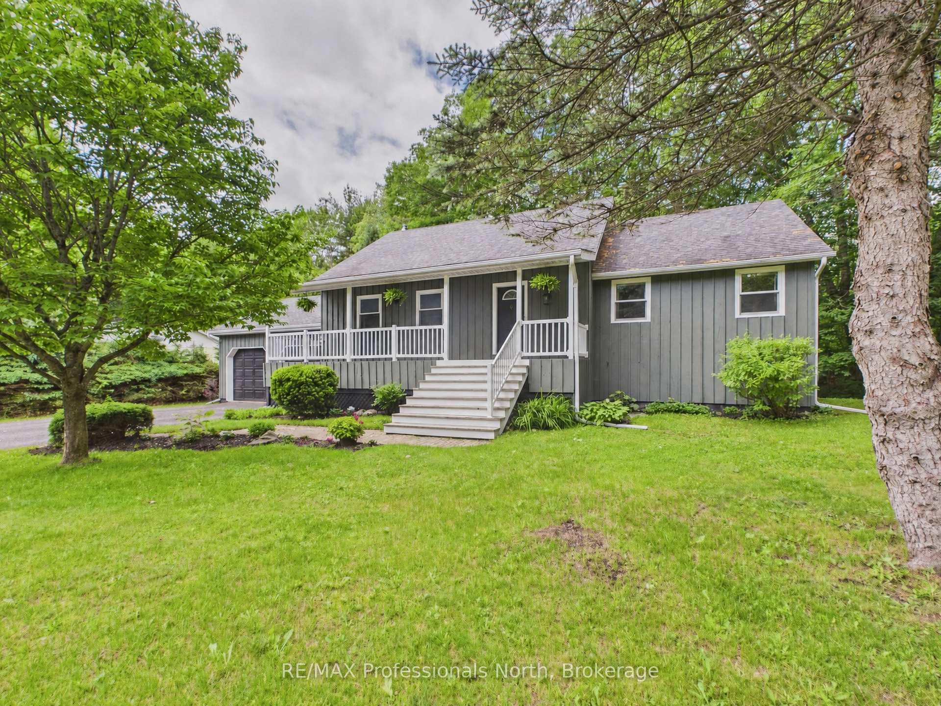 1130 Cedar Lane, Bracebridge, ON P1L 1L5