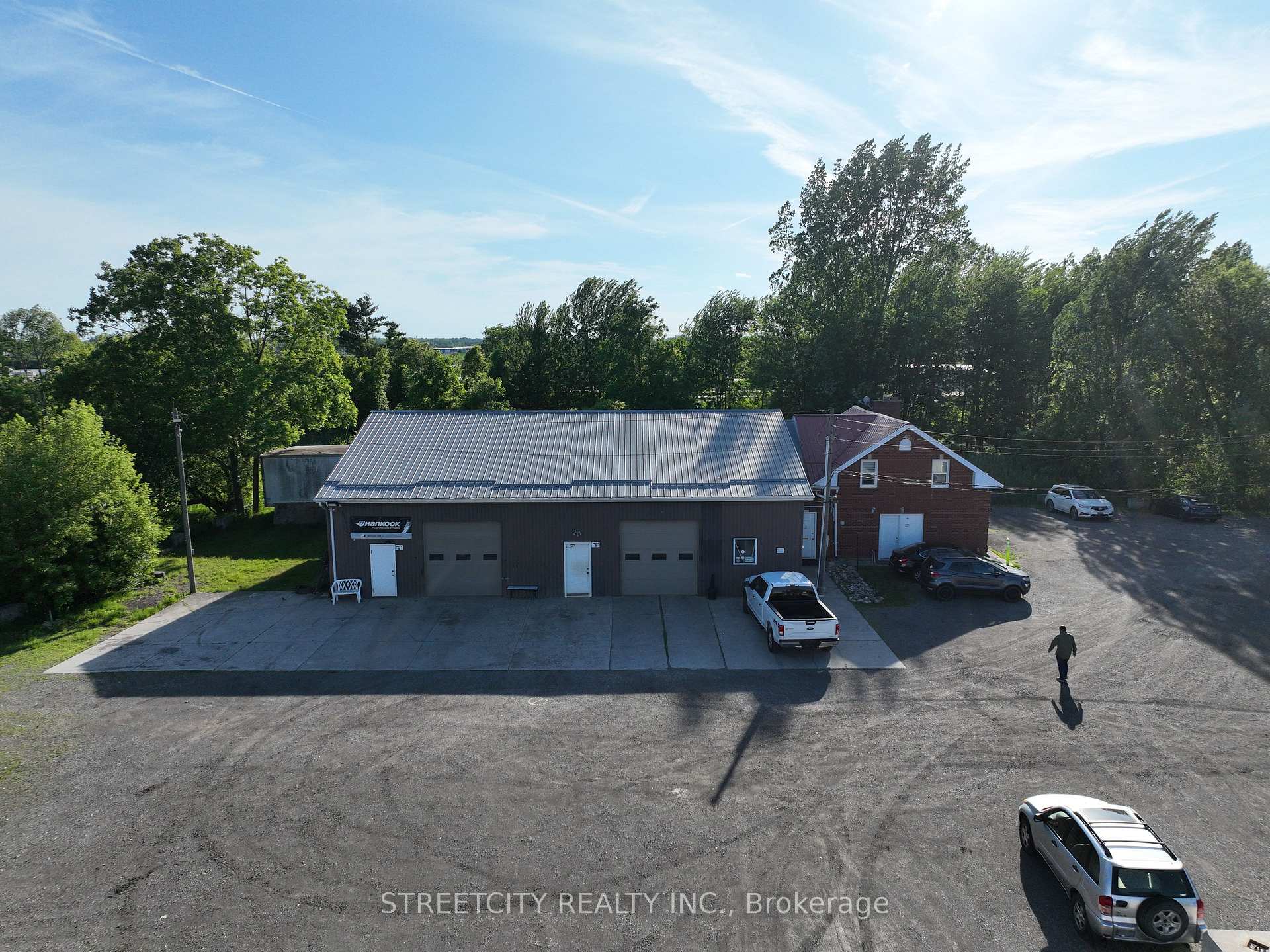 443 Exeter Road 8, London South, ON N6E 2Z3