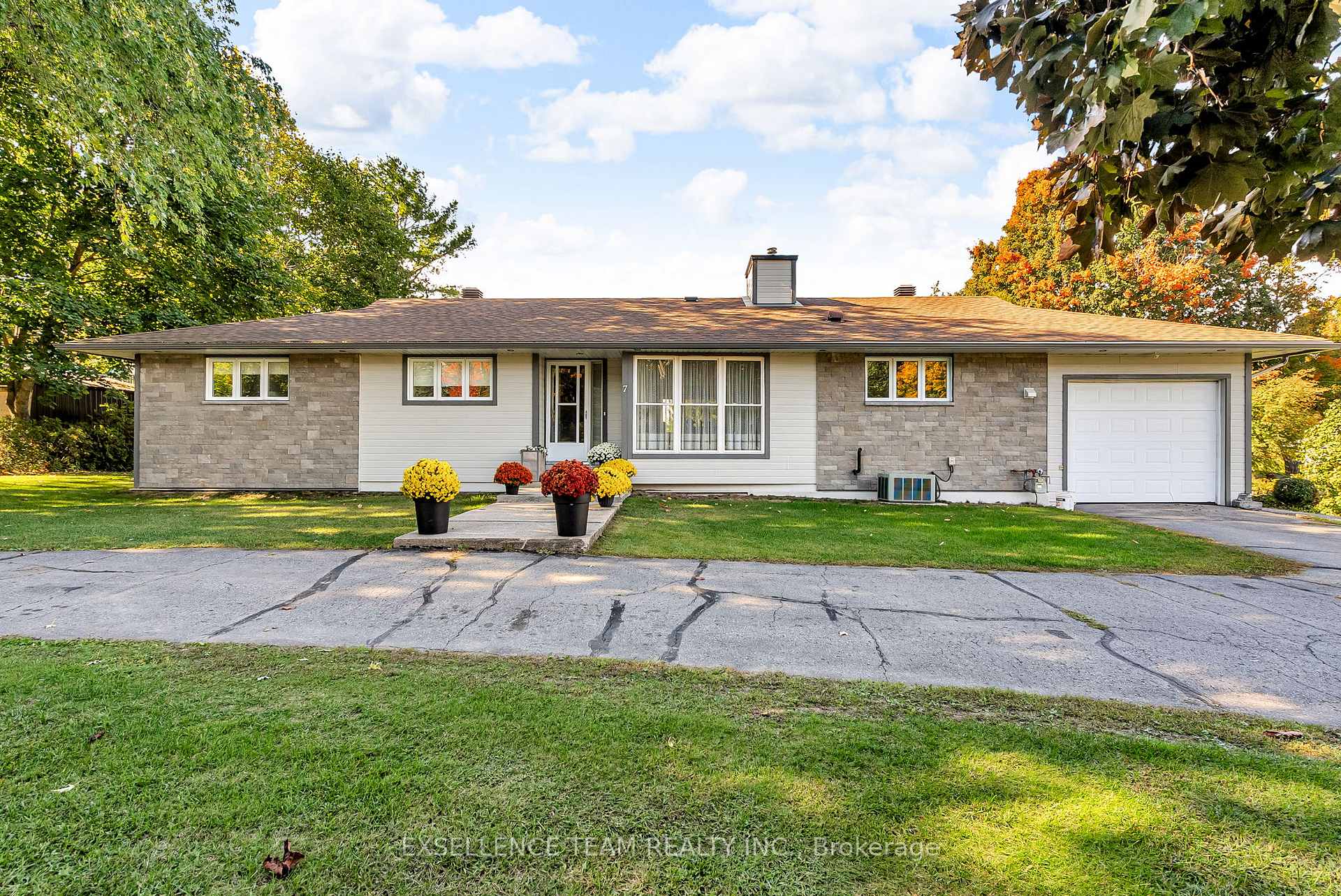 7 Hillview Circle, Champlain, ON K0B 1R0