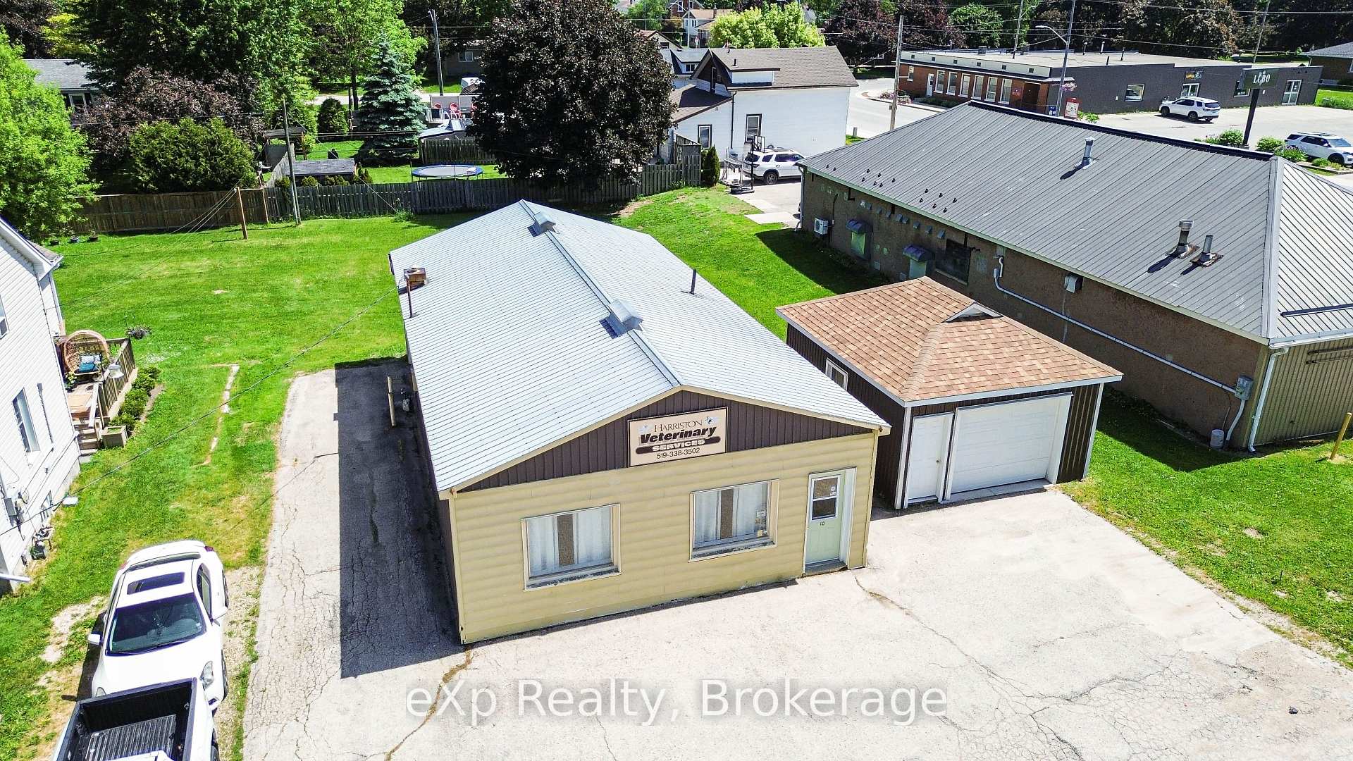 10 Queen Street N, Minto, ON N0G 1Z0