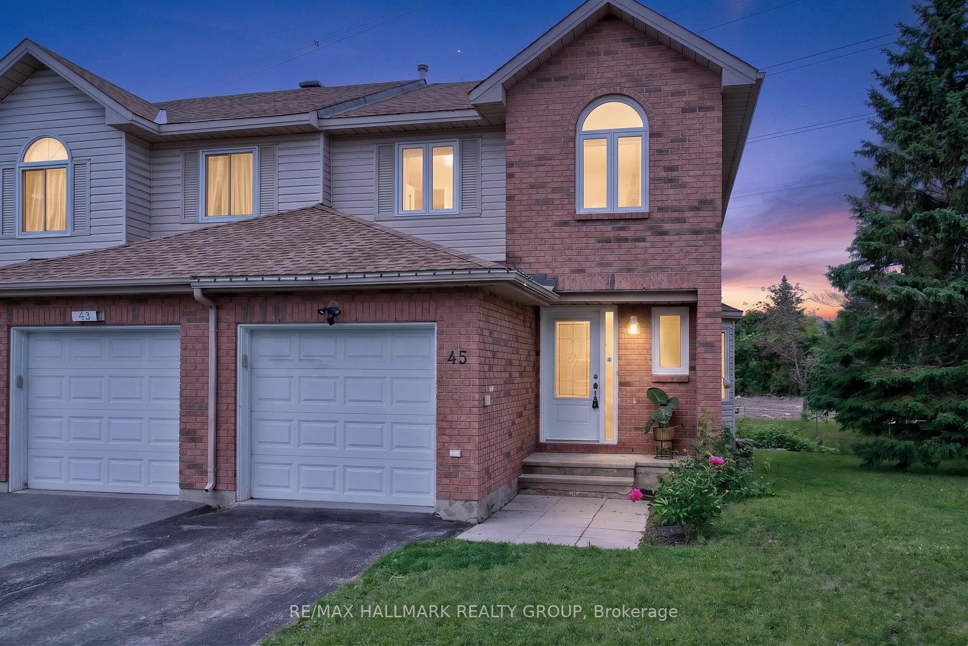45 Birchbank Crescent, Kanata, ON K2M 2J8