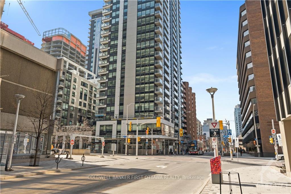 340 QUEEN Street 1407, Ottawa Centre, ON K1R 0G1