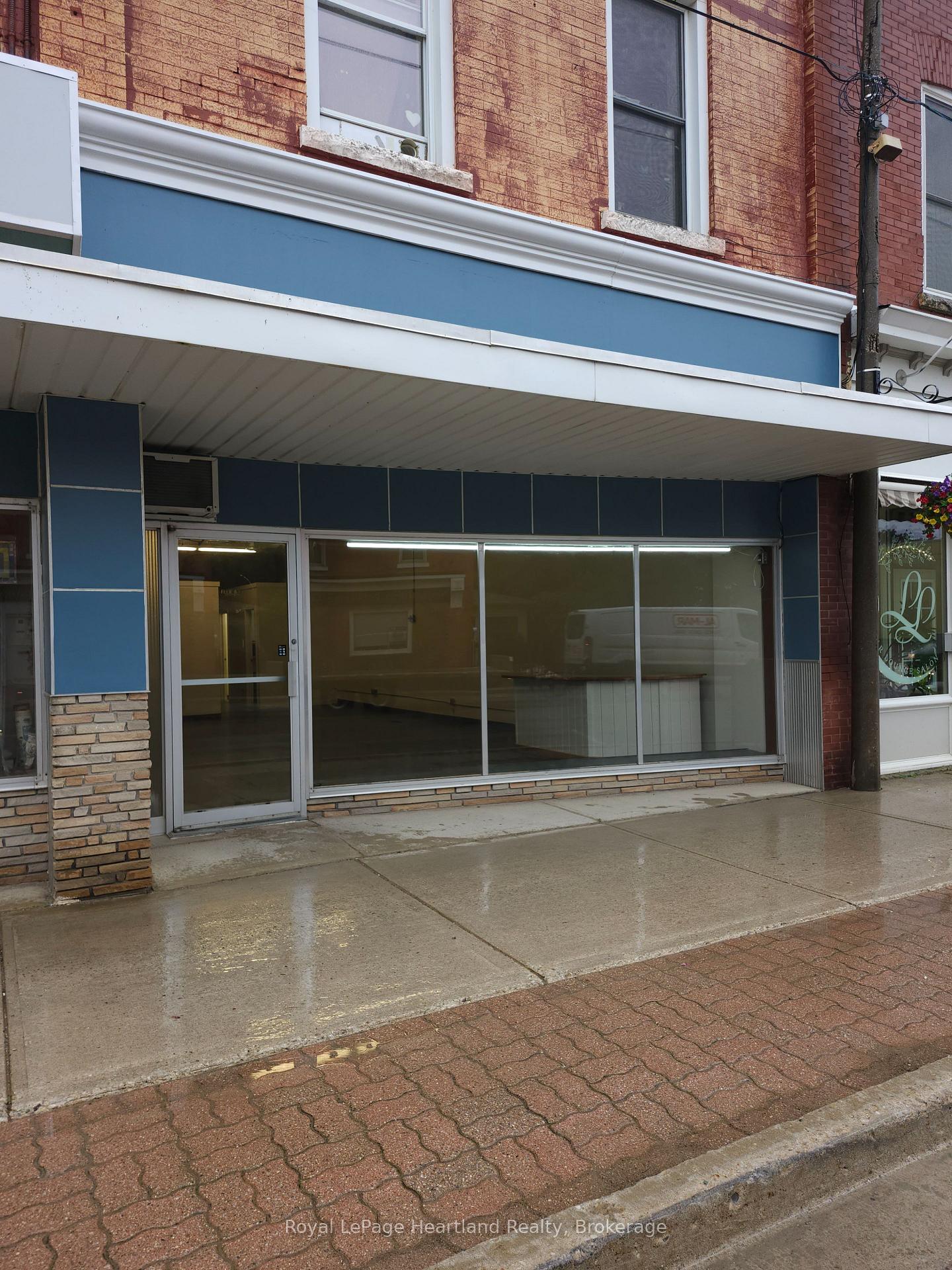 404 Queen Street, North Huron, ON N0M 1H0