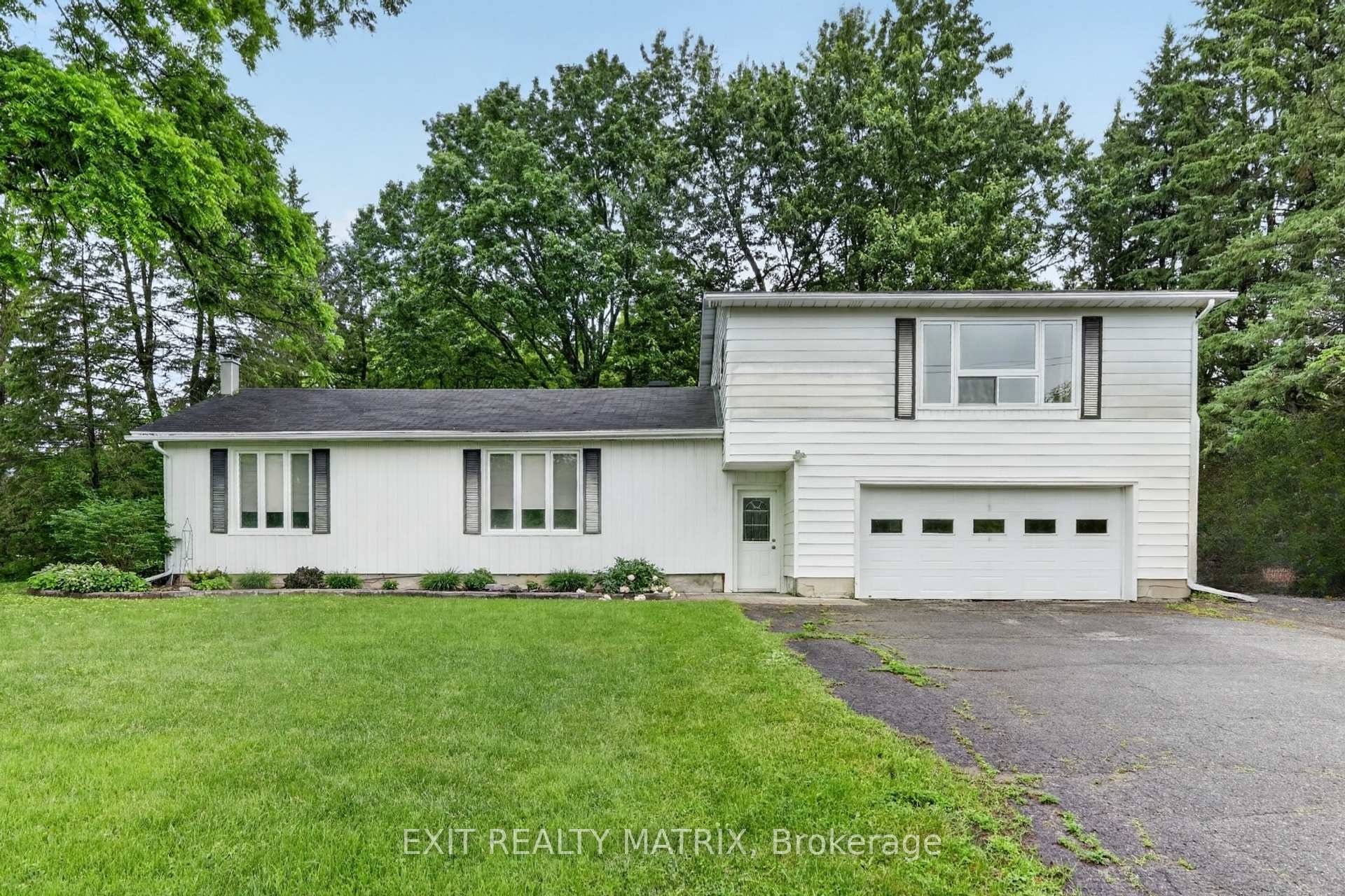 383 Castor Road, Russell, ON K4R 1E5