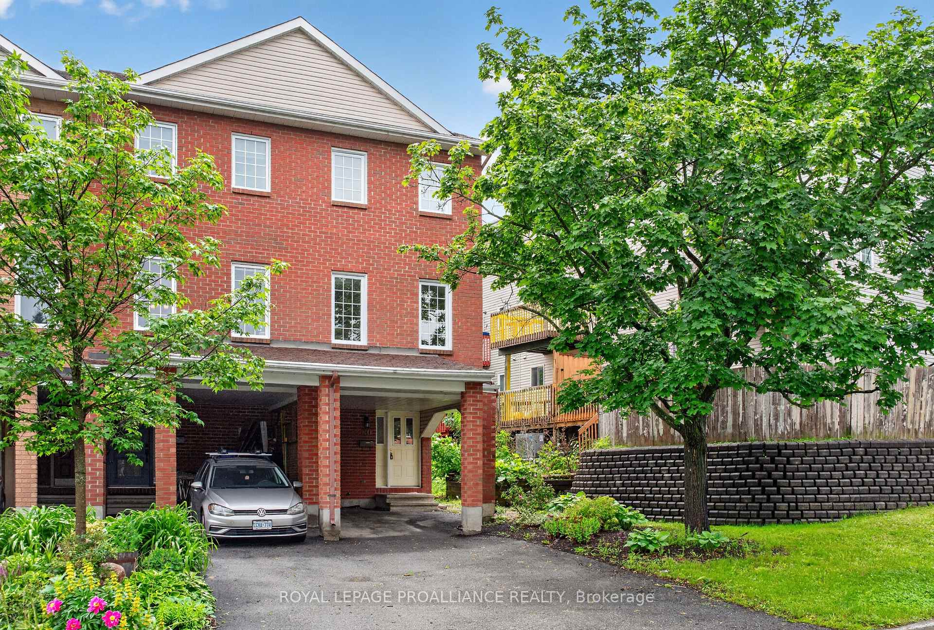 80 Rothbury Crescent, Manor Park - Cardinal Glen and Area, ON K1K 4N7